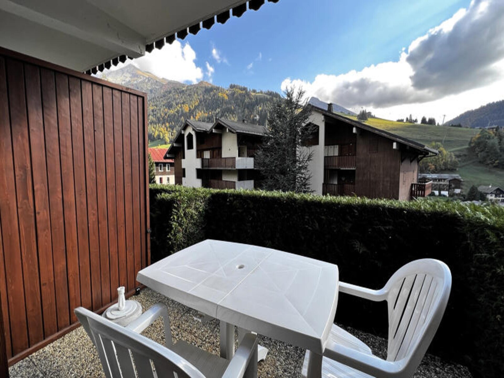 Knus appartement op de bergflank met vrij uitzicht op de pistes - foto 10