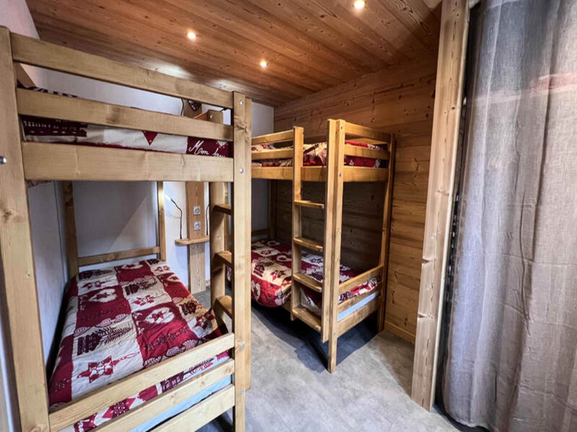 Gerenoveerd 8-persoons appartement op 100m van de piste in La Clusaz - foto 23