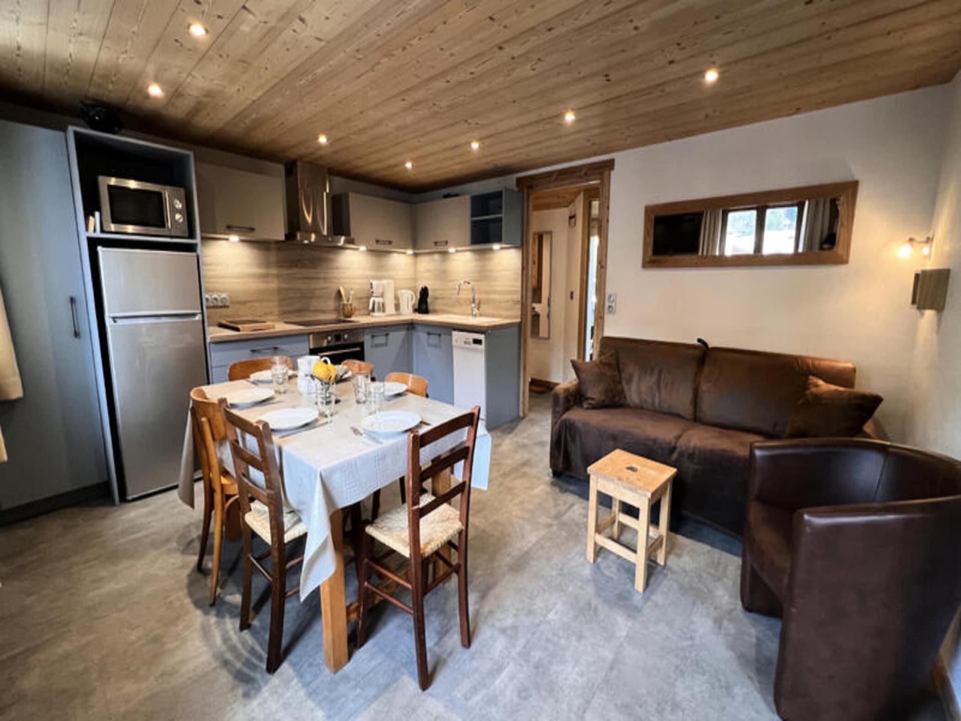 Gerenoveerd 8-persoons appartement op 100m van de piste in La Clusaz - foto 12