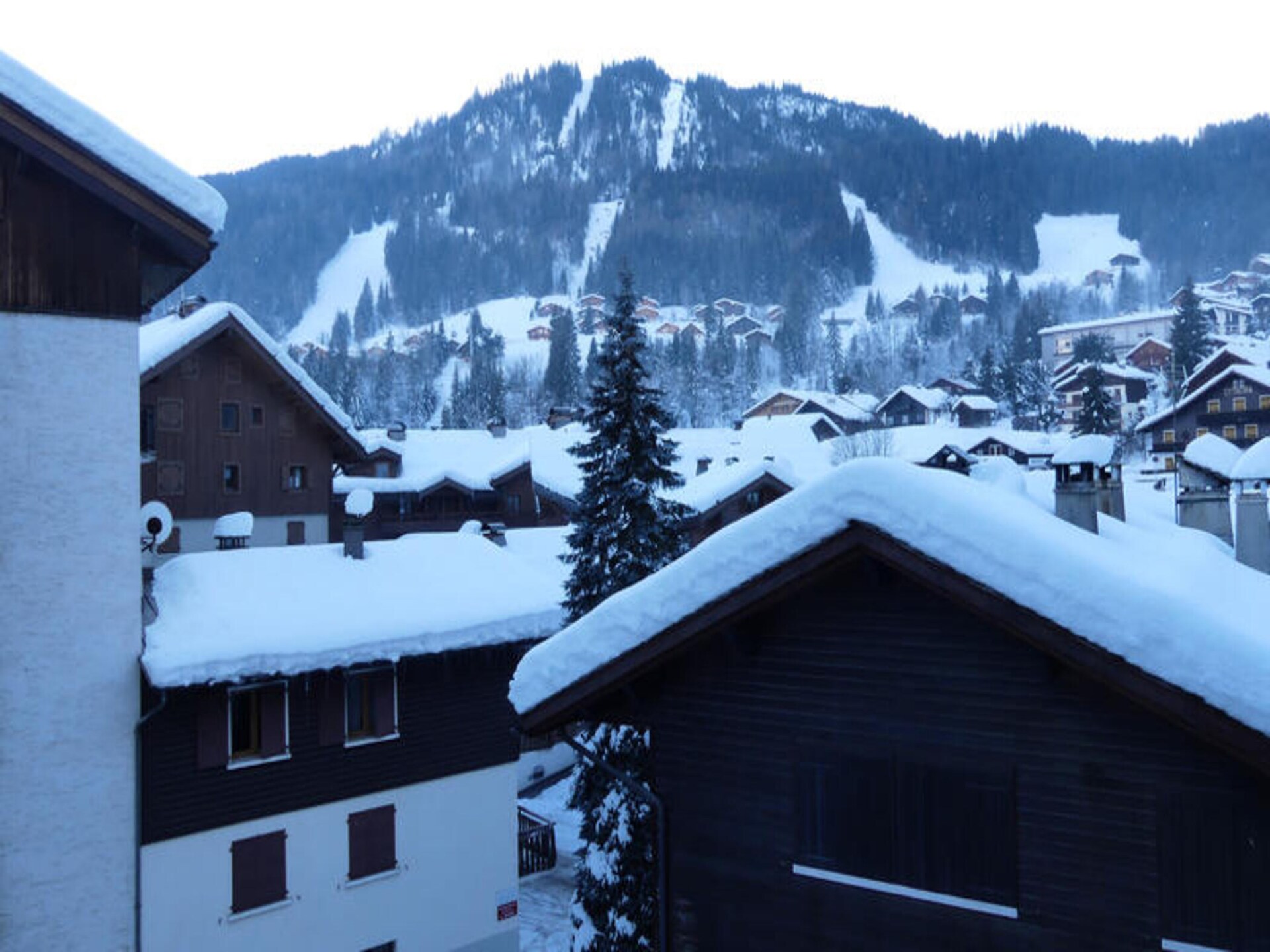 Gerenoveerd 8-persoons appartement op 100m van de piste in La Clusaz - foto 7