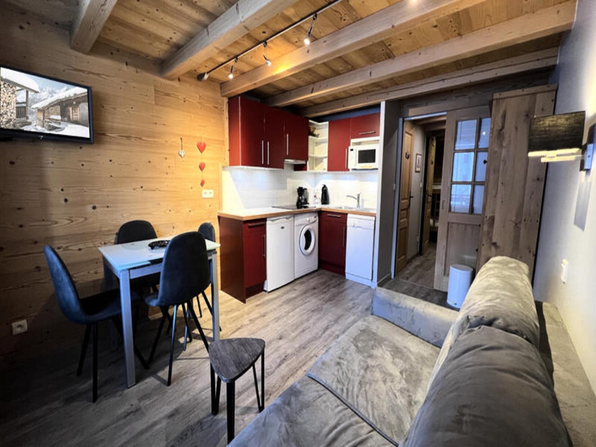 Gerenoveerd studio-appartement met balkon en uitzicht op de pistes in La Clusaz - foto 3