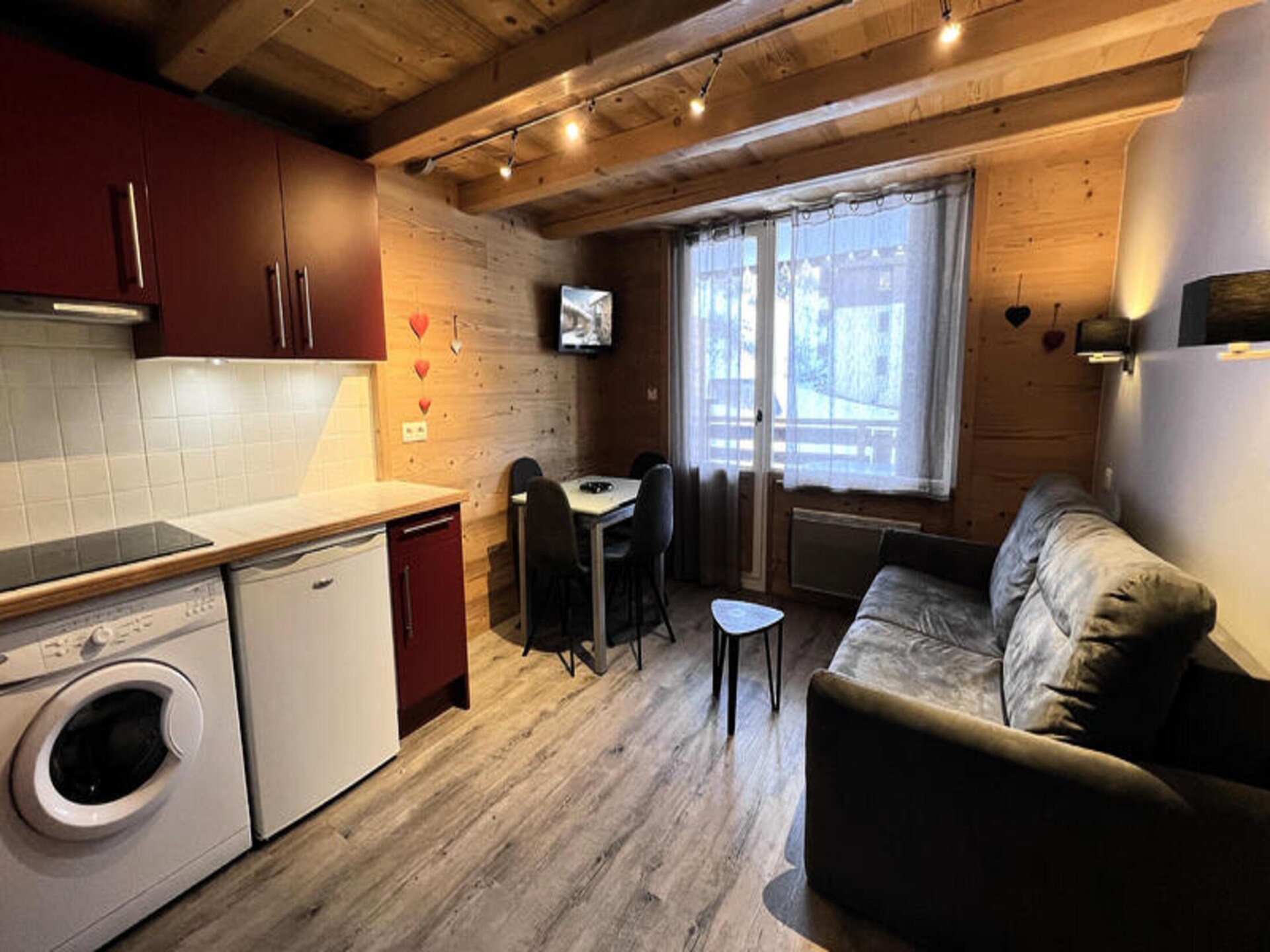 Gerenoveerd studio-appartement met balkon en uitzicht op de pistes in La Clusaz - foto 4