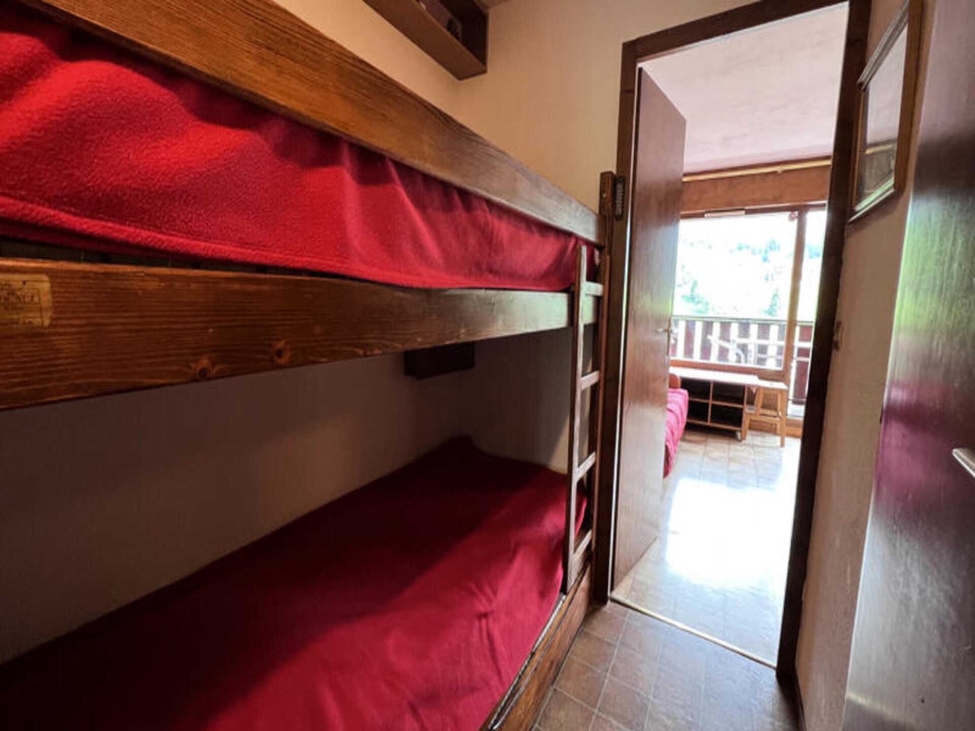 Knusse studio voor 4 op de piste in La Clusaz met zuidbalkon - foto 7