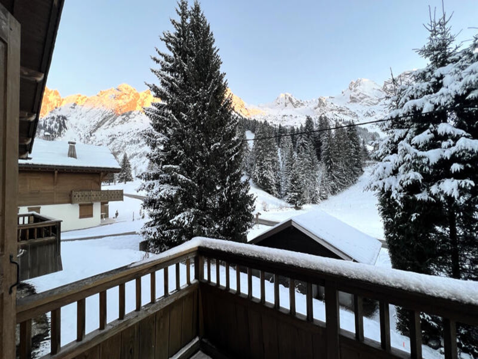 Ruim half-chalet voor 8 personen met bergzicht nabij de pistes van La Clusaz - foto 2
