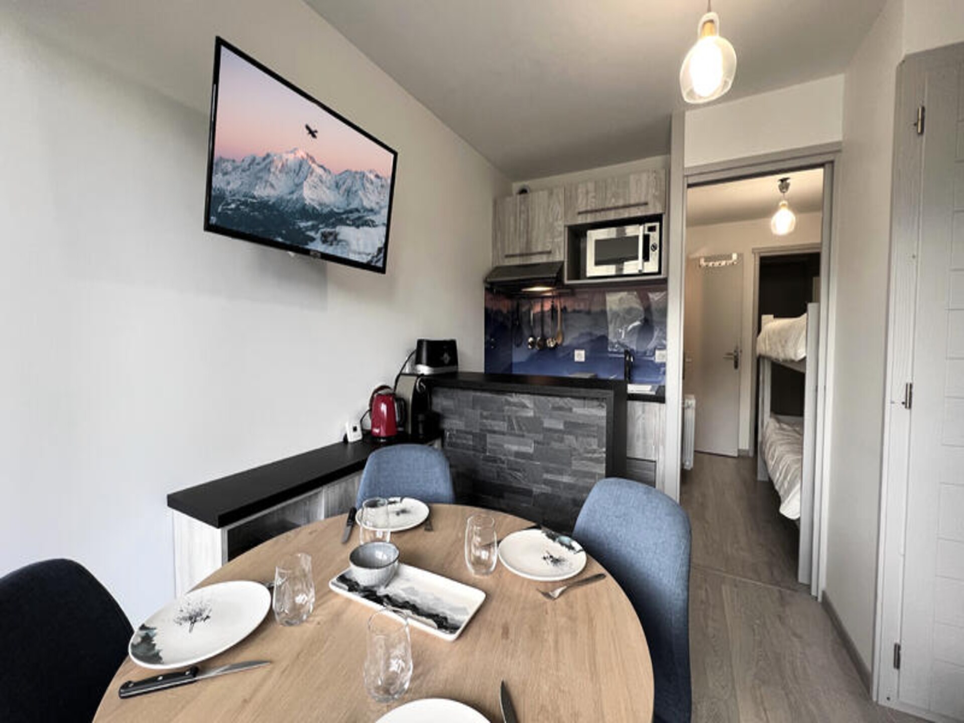 Compact appartement op 750m van de pistes met uitzicht op de Aravis - foto 2