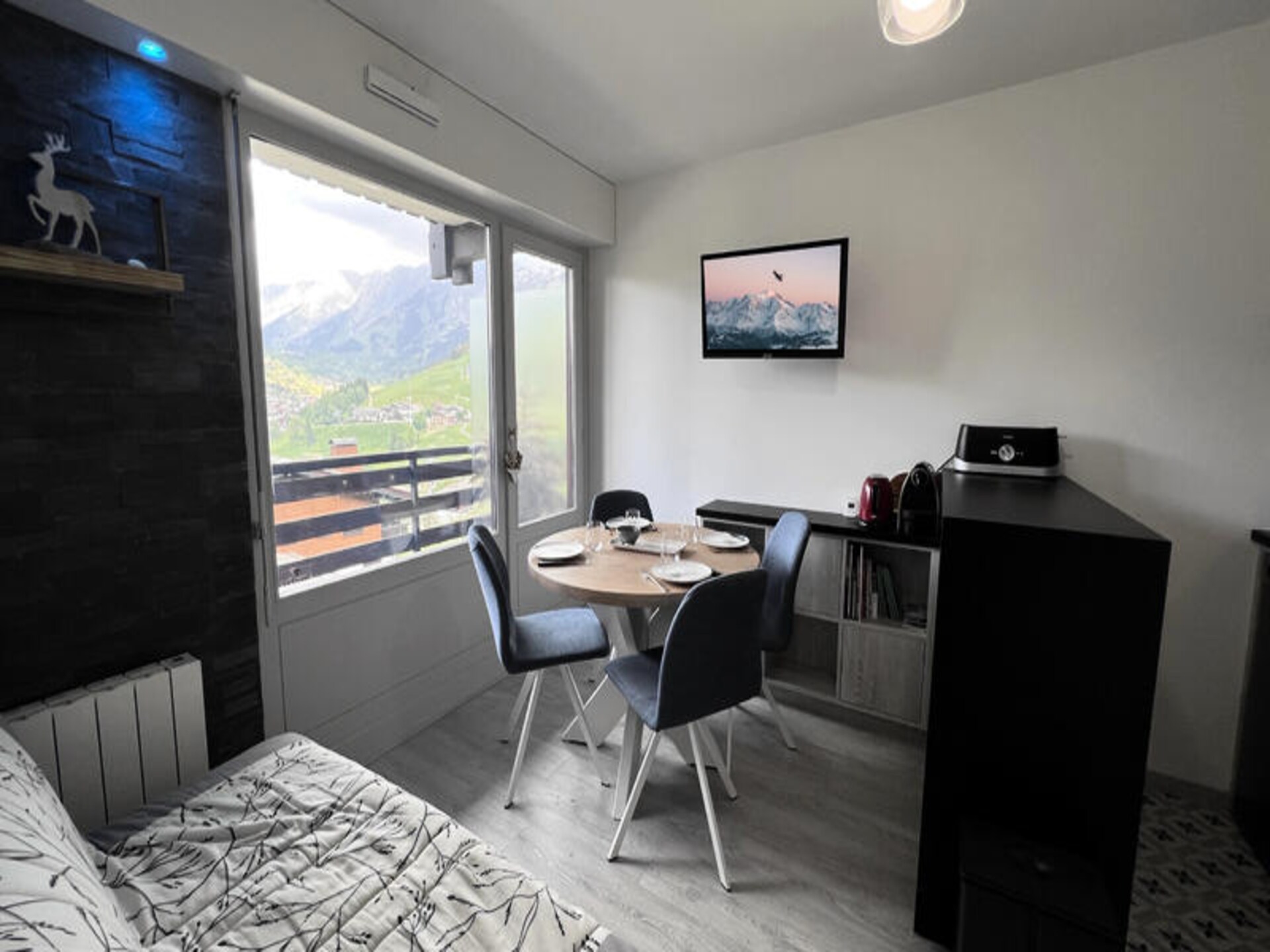Compact appartement op 750m van de pistes met uitzicht op de Aravis - foto 6