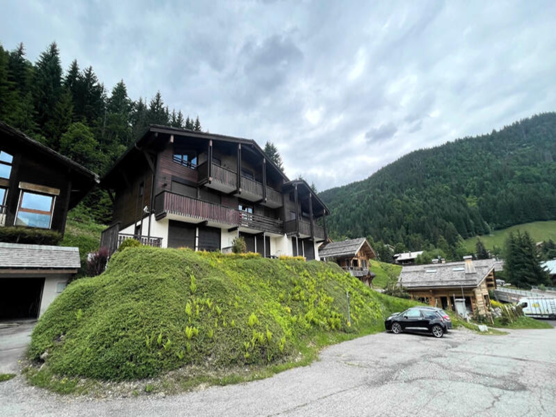 Compact appartement op 750m van de pistes met uitzicht op de Aravis - foto 13