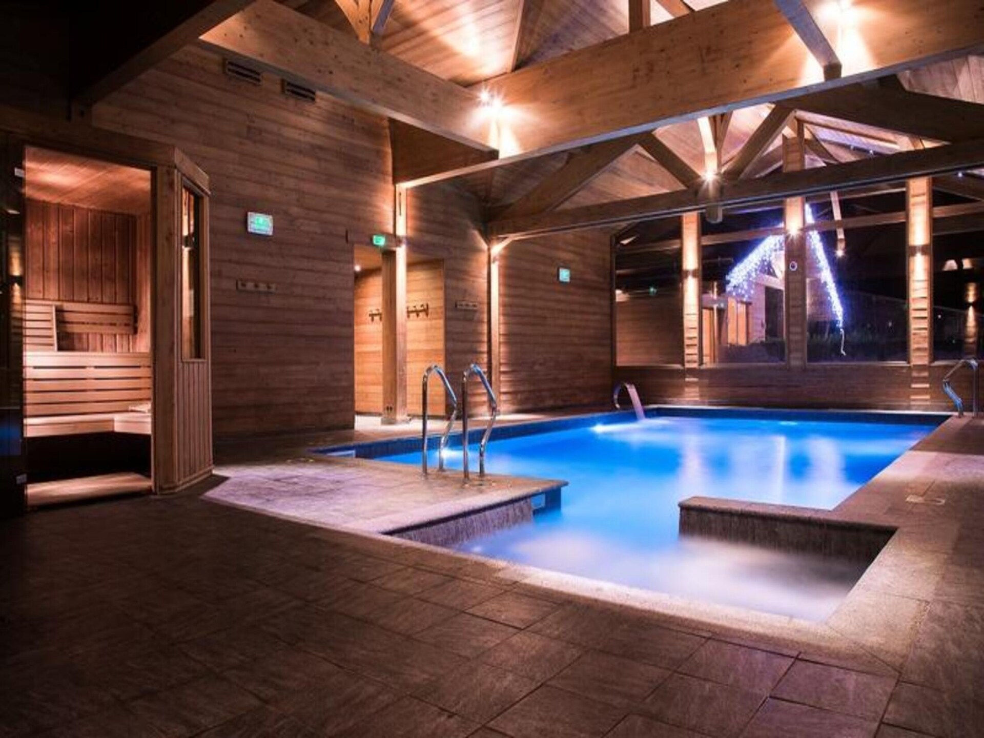 Comfortabel appartement in hartje La Clusaz met wellness en balkon - foto 2