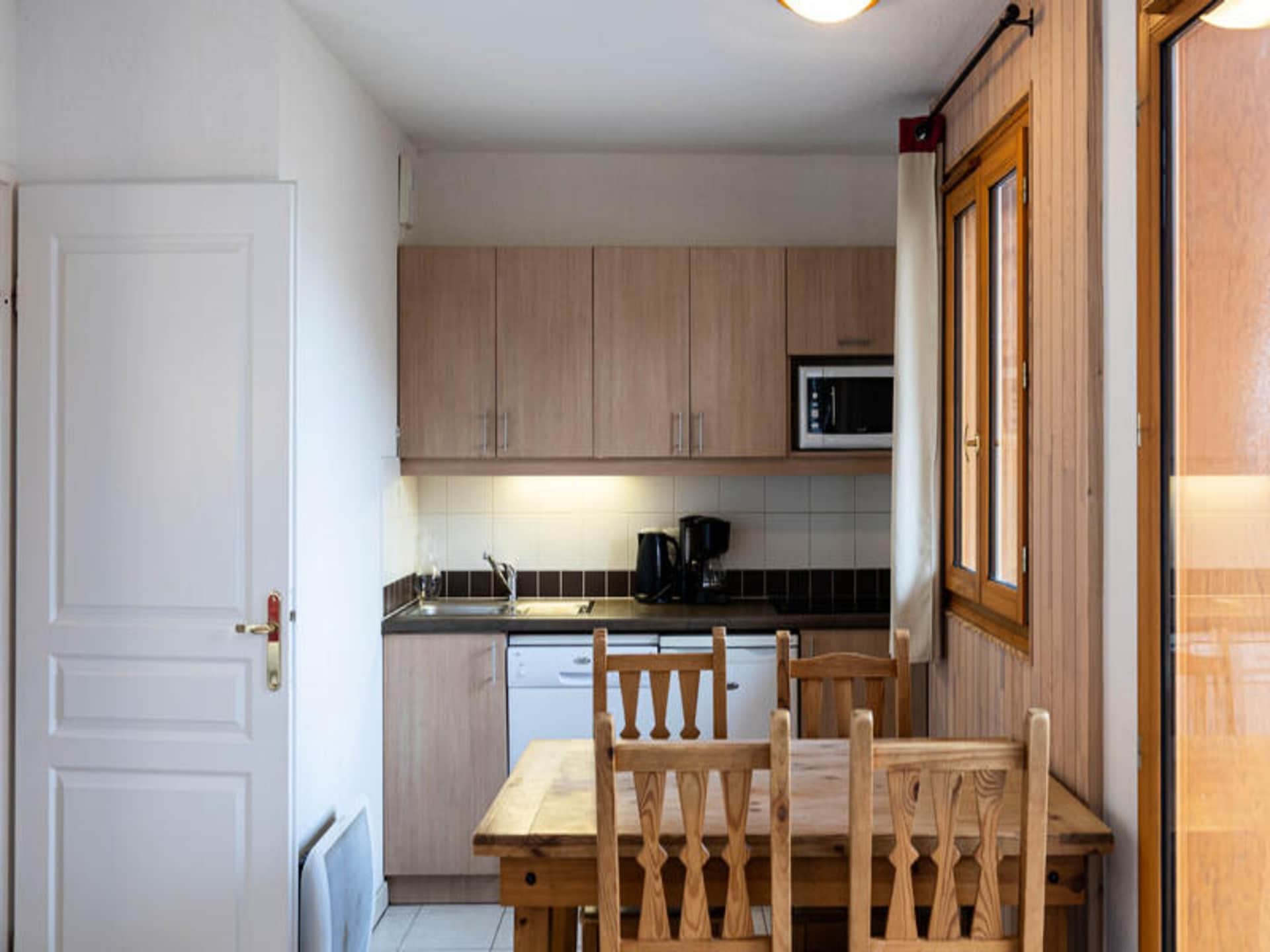 Appartement op 1800m met zwembad en balkon aan de piste in Les Orres - foto 12