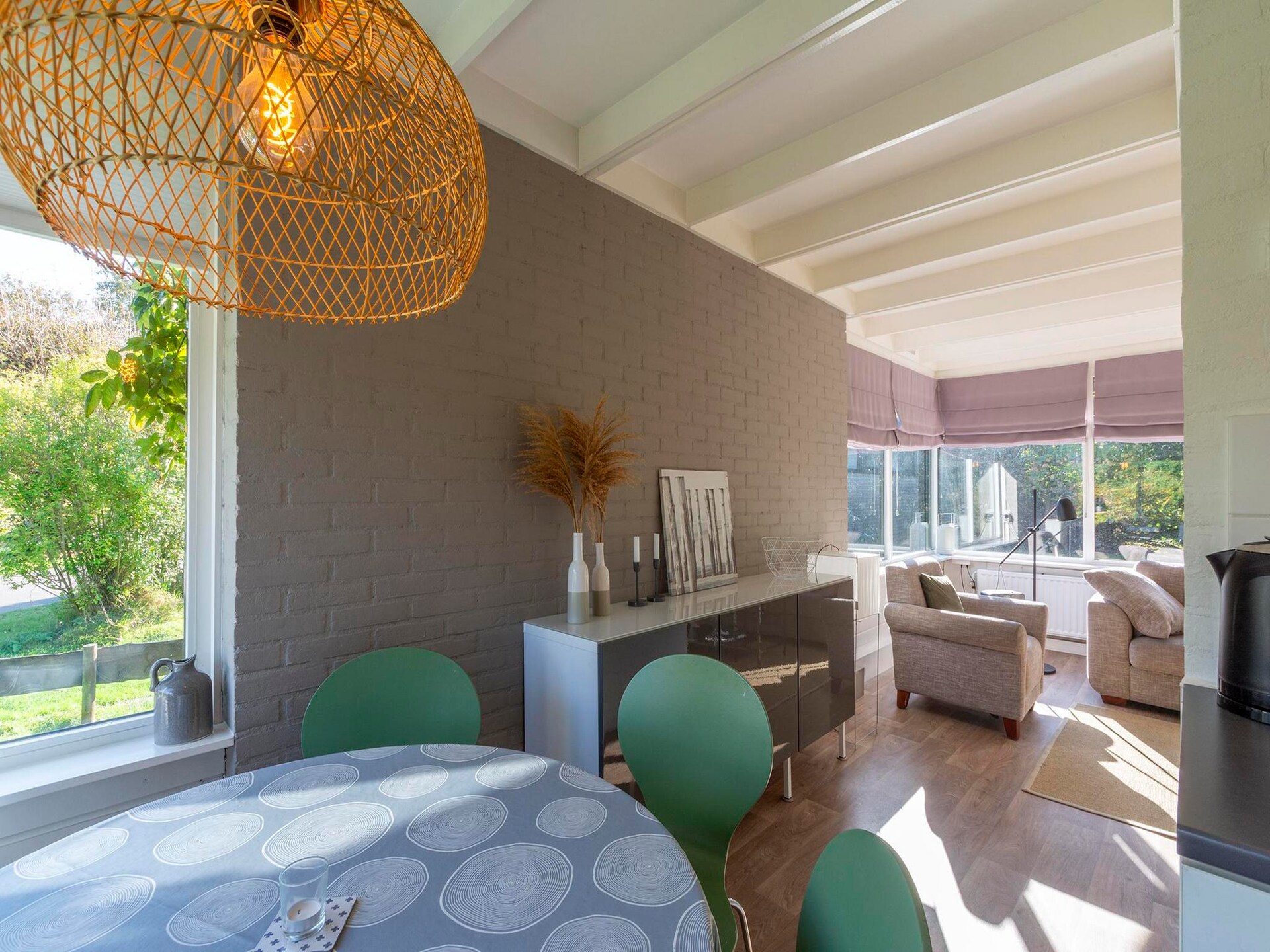 Vrijstaande vakantiebungalow met privacyvolle tuin in Sint Maartenszee - foto 10