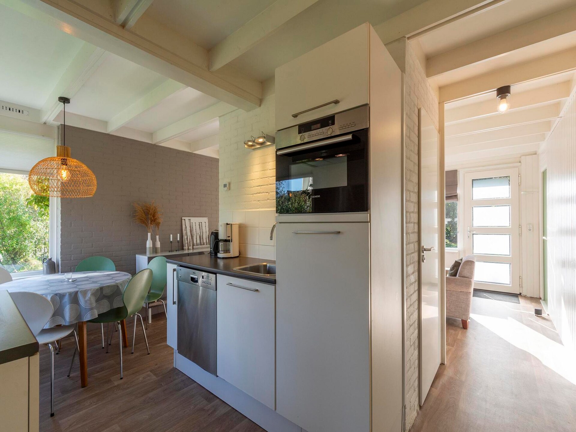 Vrijstaande vakantiebungalow met privacyvolle tuin in Sint Maartenszee - foto 18