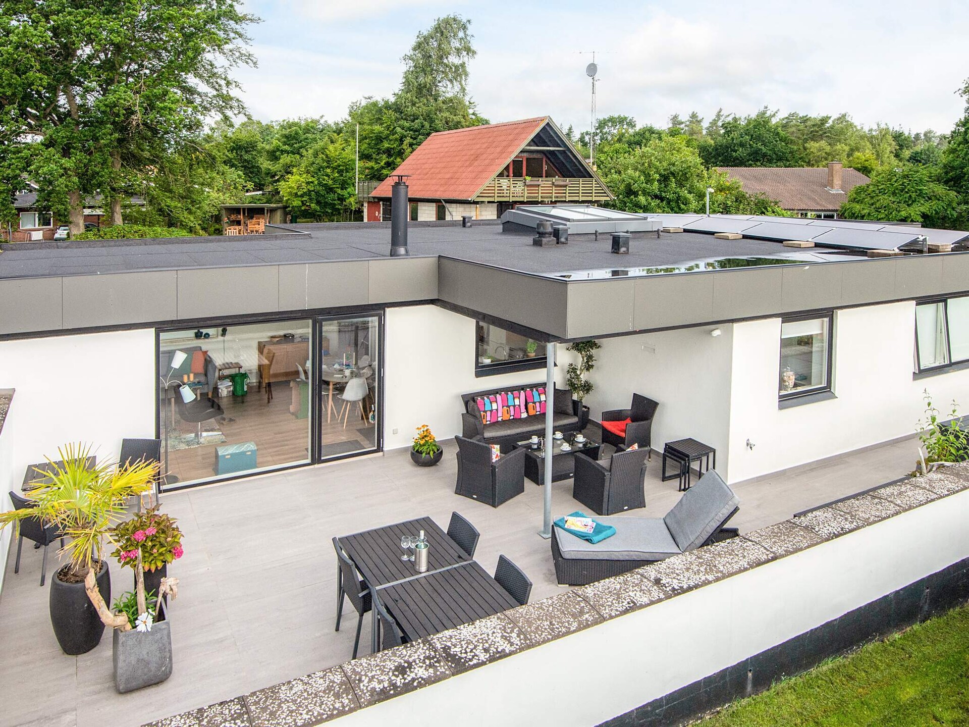 Luxe vakantiehuis met zeezicht op 50m van het strand in Børkop - foto 2