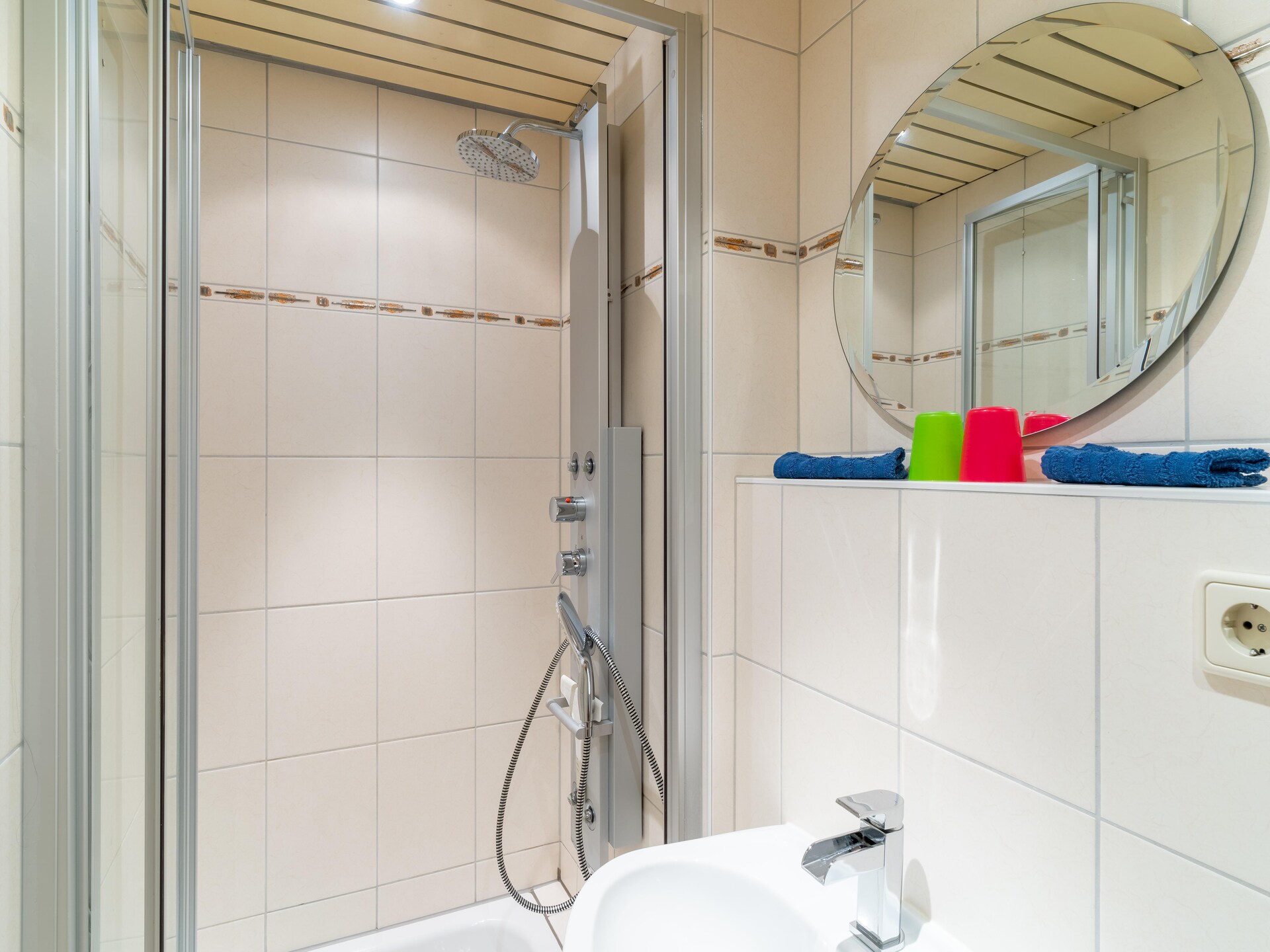 Knus appartement met balkon in Villa Anna, vlakbij het strand - foto 17