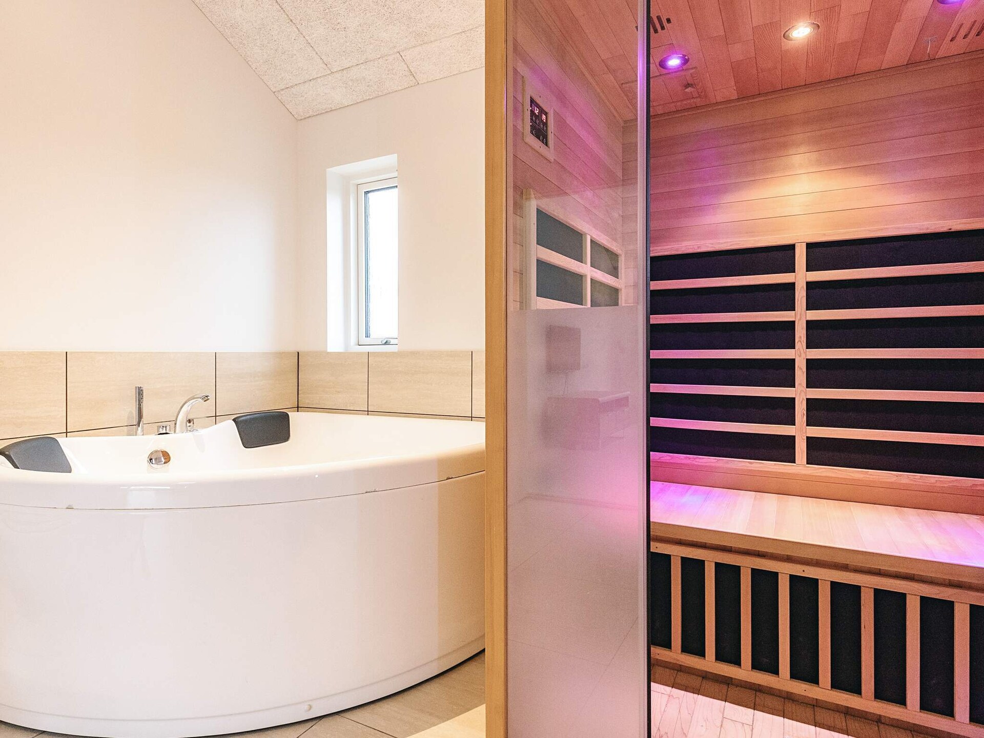 Ruim vakantiehuis voor 8 aan de golfbaan bij Løkken met privé wellness - foto 12