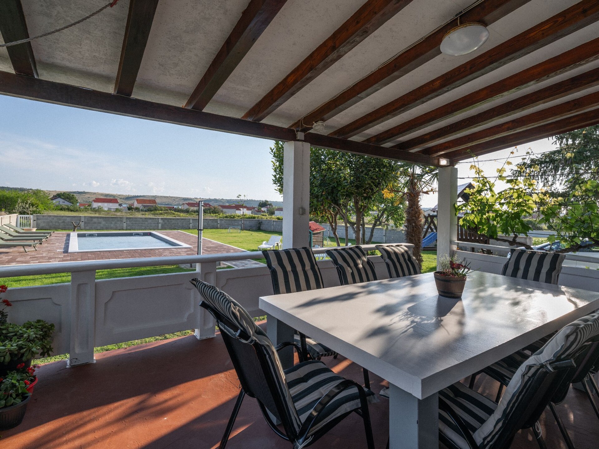 Sfeervol vakantiehuis met tuin en zwembad, vlakbij zee in Ljubac - foto 19