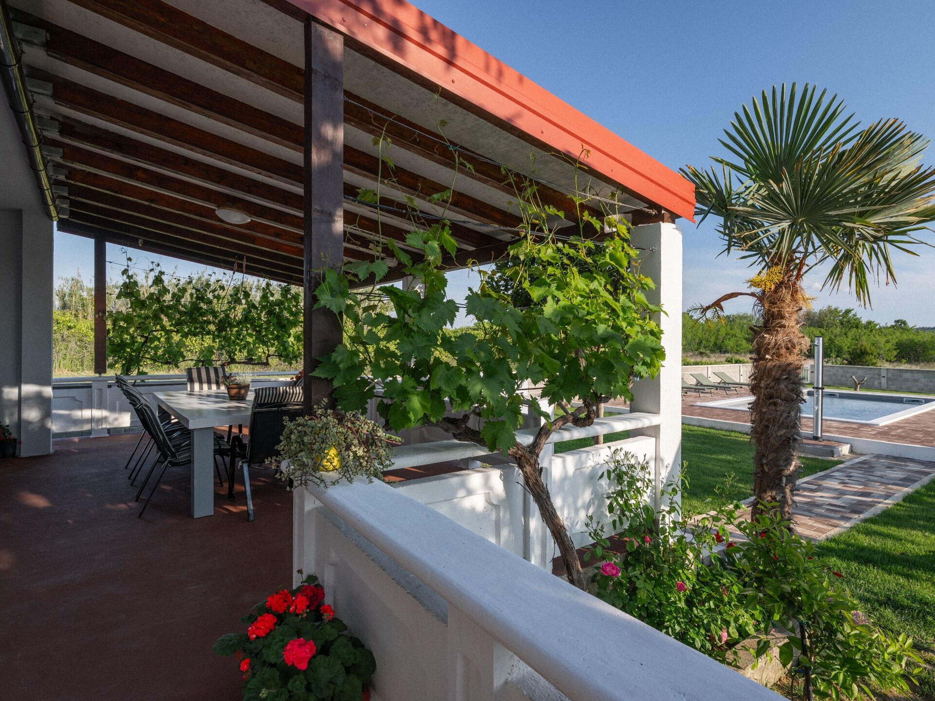Sfeervol vakantiehuis met tuin en zwembad, vlakbij zee in Ljubac - foto 21