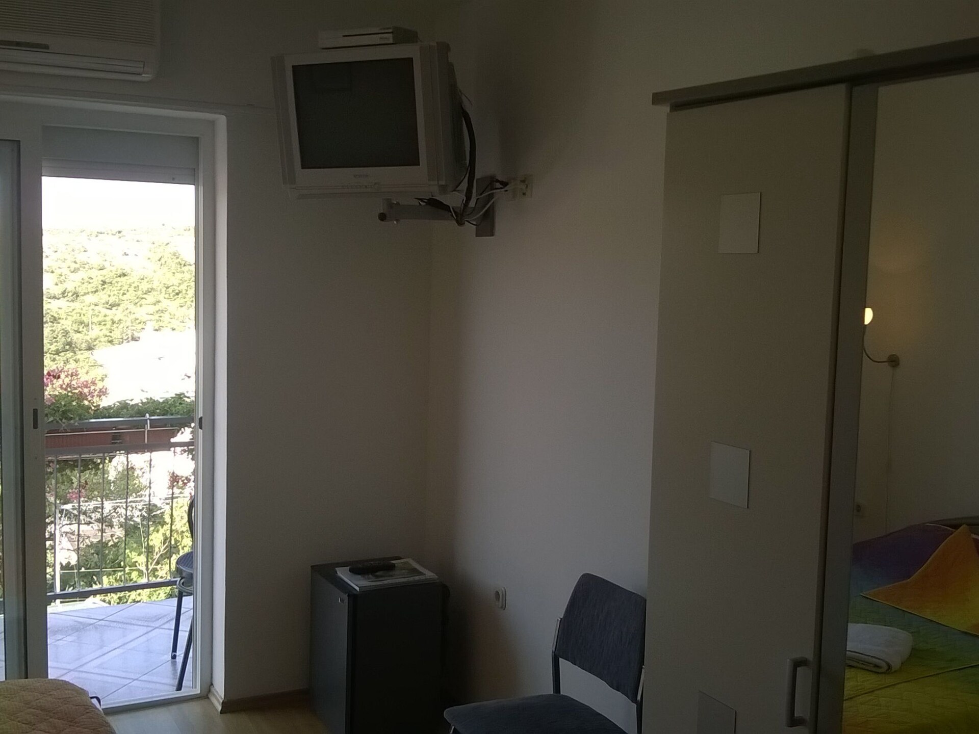 Knusse tweepersoonskamer met balkon in Senj, vlak bij de Adriatische kust - foto 3