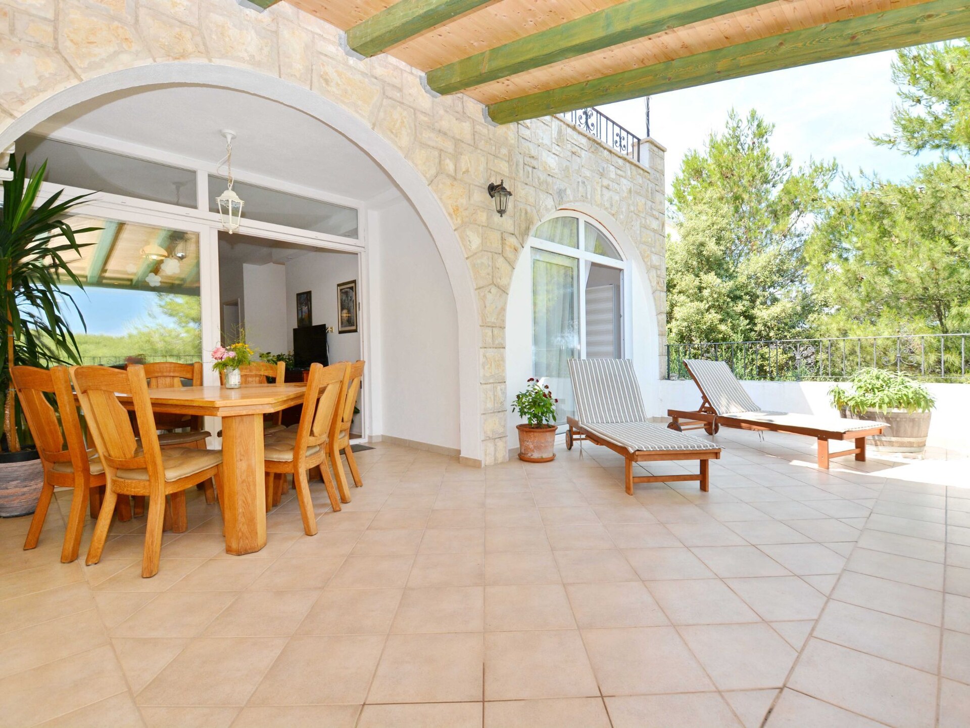 Appartement aan zee in Vrboska – 2 slaapkamers, terras en directe strandtoegang - foto 31