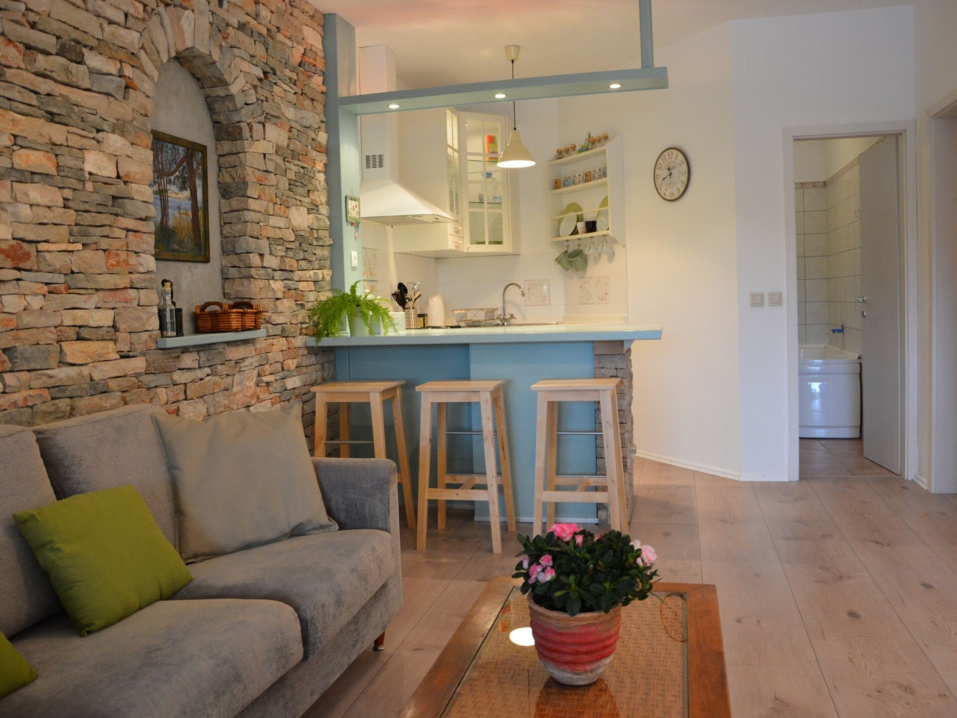 Appartement aan zee in Vrboska – 2 slaapkamers, terras en directe strandtoegang - foto 7