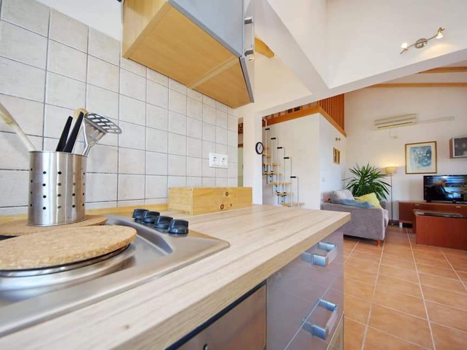Appartement aan zee in Vrboska met 2 slaapkamers en terras - foto 4