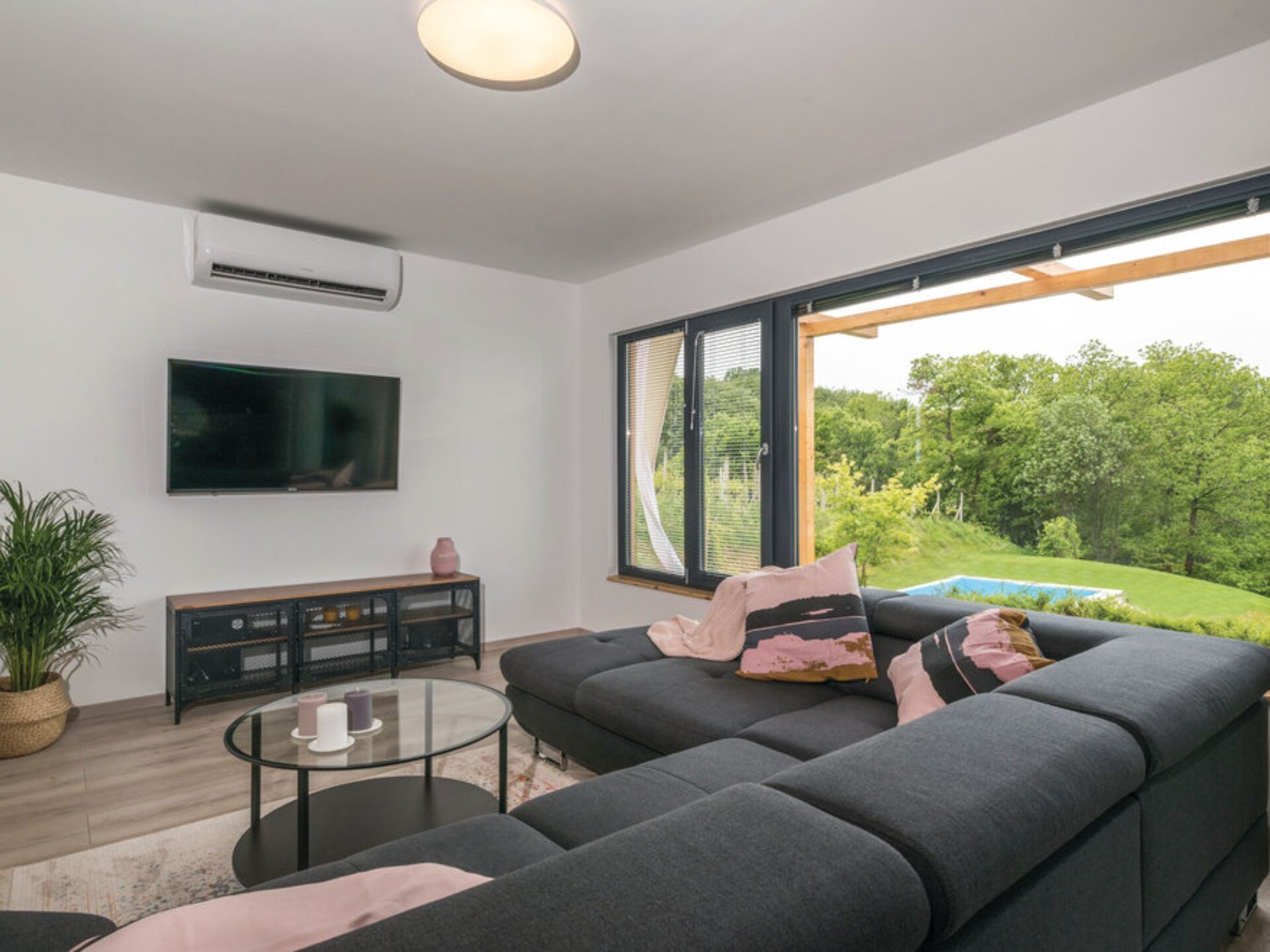 Vrijstaande villa met privézwembad voor 6 personen nabij Zagreb - foto 2
