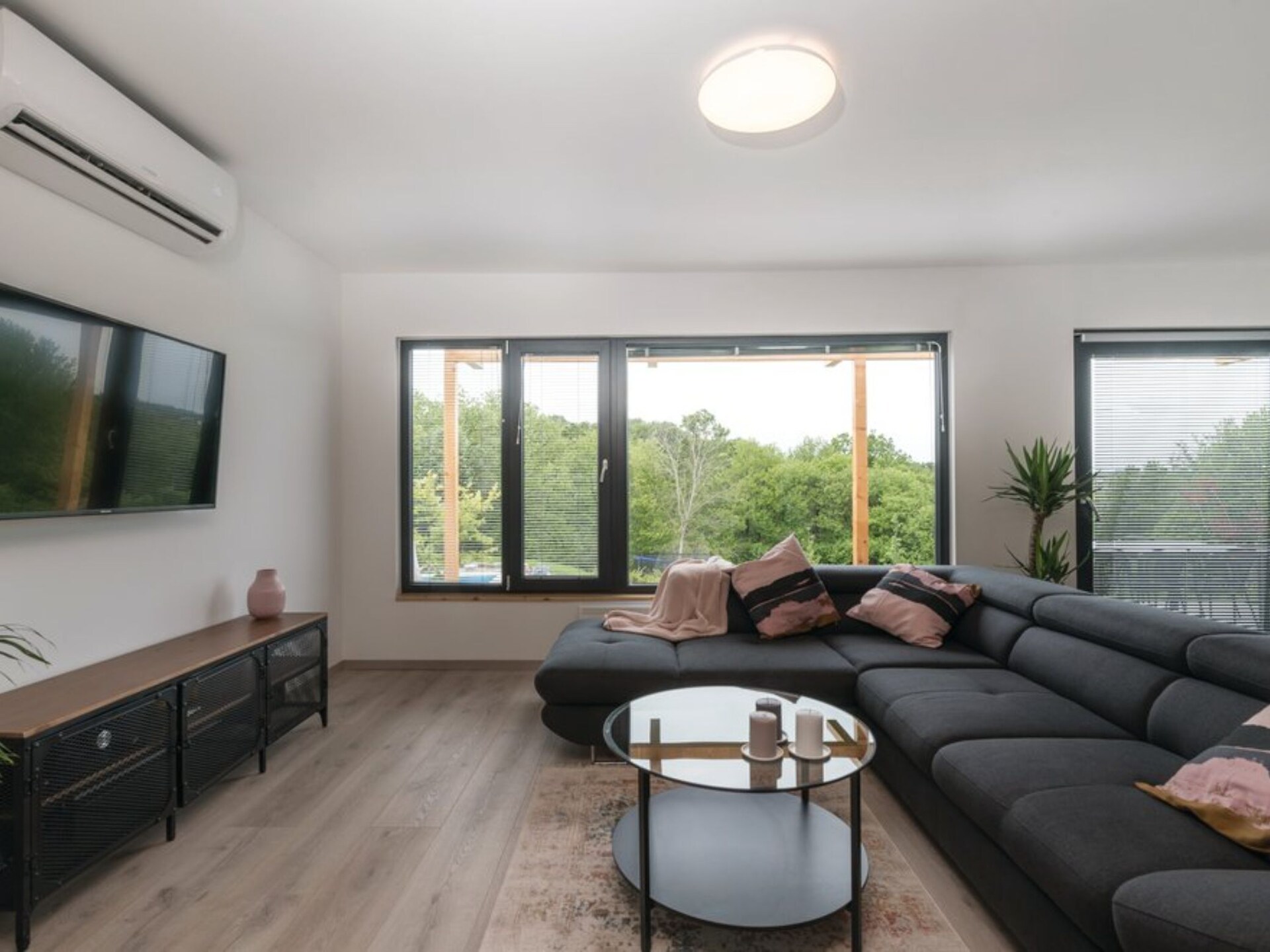 Vrijstaande villa met privézwembad voor 6 personen nabij Zagreb - foto 1