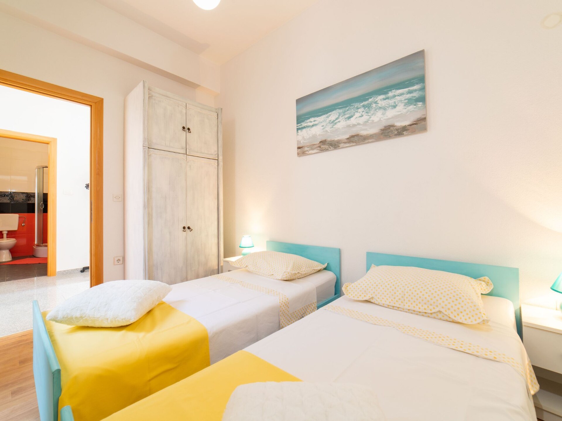 Vrijstaande villa aan zee in Kaštel Stari met zonneterras - foto 15