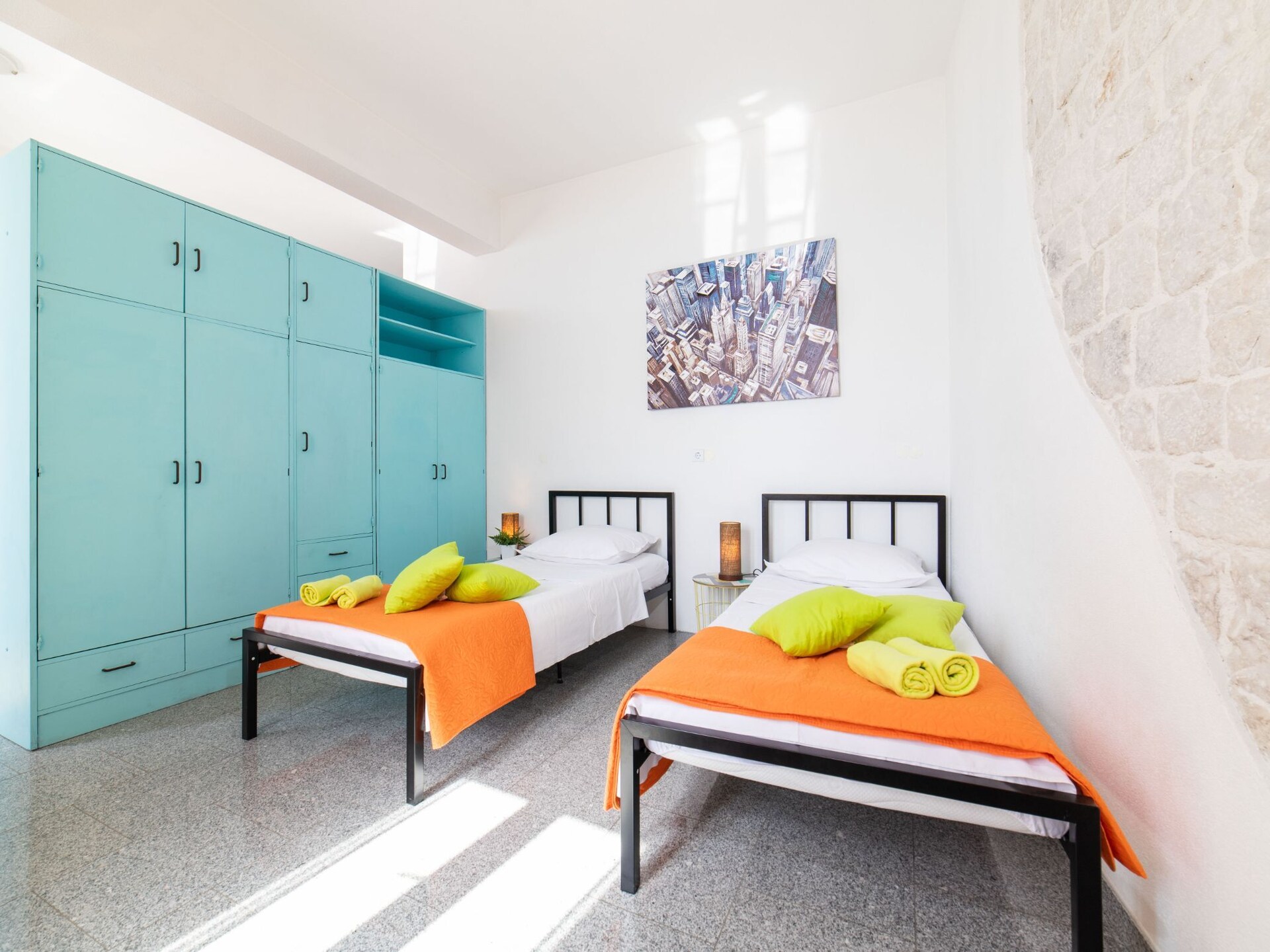 Vrijstaande villa aan zee in Kaštel Stari met zonneterras - foto 13