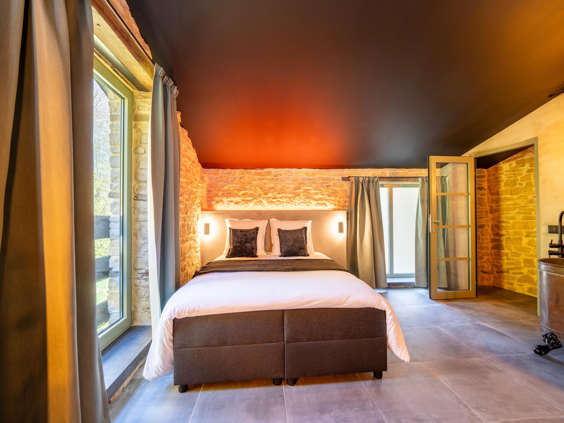 Romantisch wellnesshuis met sauna en jacuzzi in Sainte-Cécile - foto 3