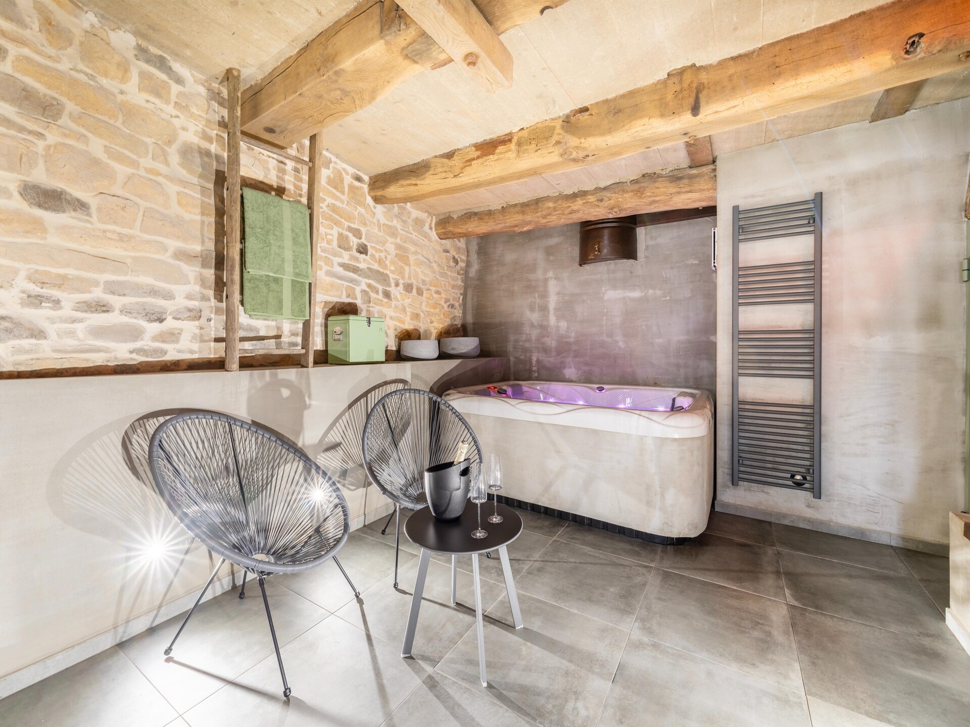 Romantisch wellnesshuis met sauna en jacuzzi in Sainte-Cécile - foto 28