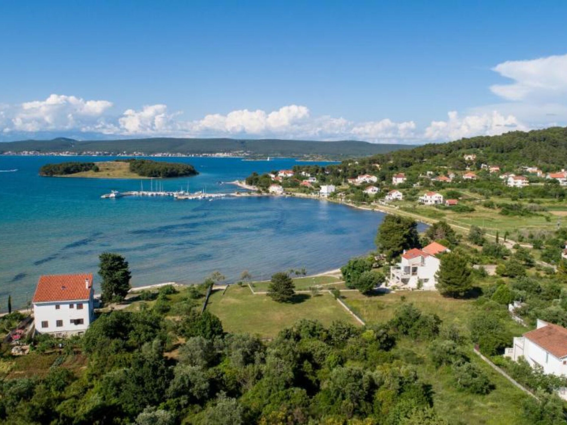 Ruime vier-slaapkamer villa met hot tub op 200 meter van zee in Pašman - foto 33