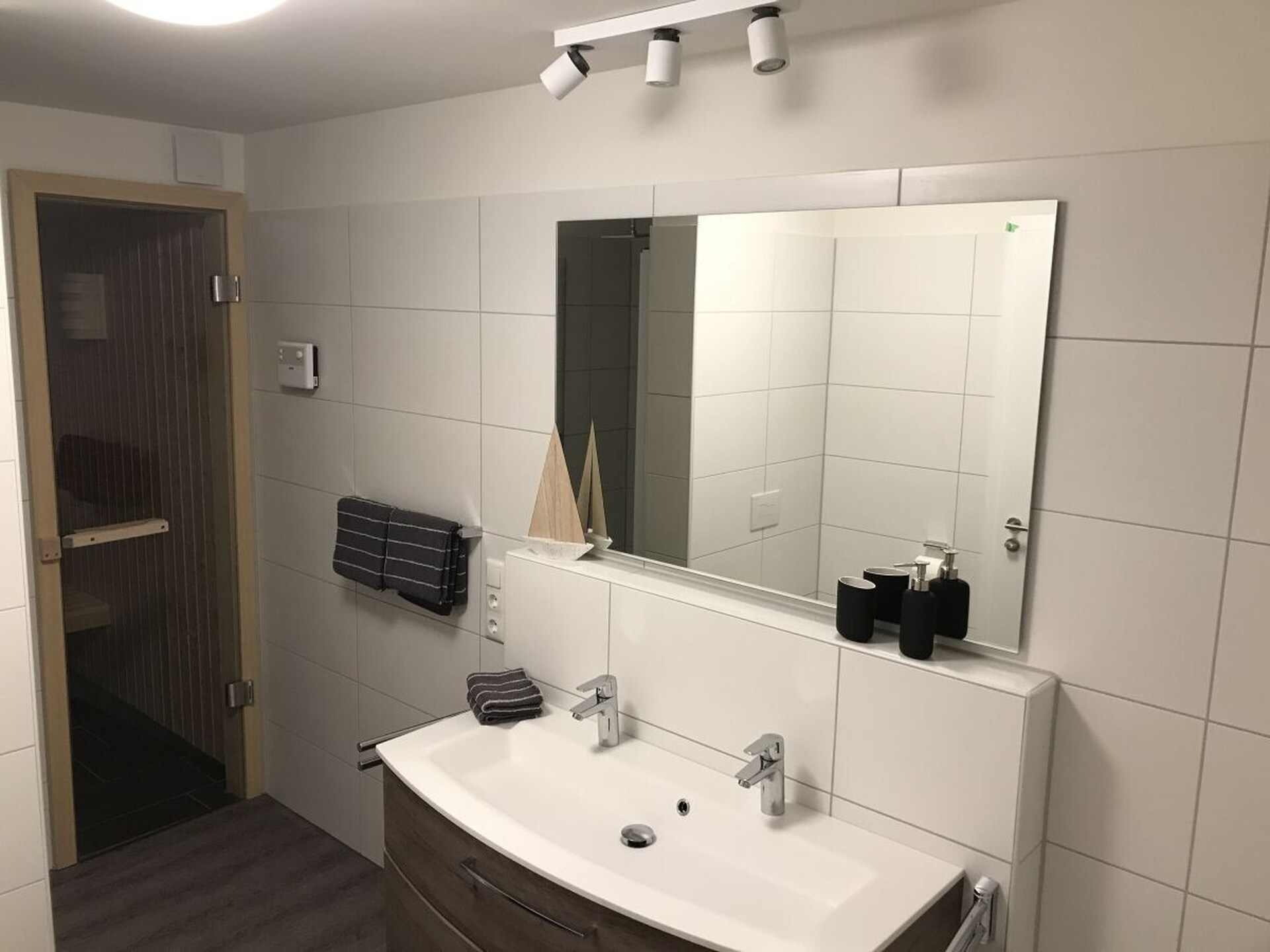 Ruim vakantiehuis met sauna, open haard en uitzicht op zee nabij Schillig - foto 18