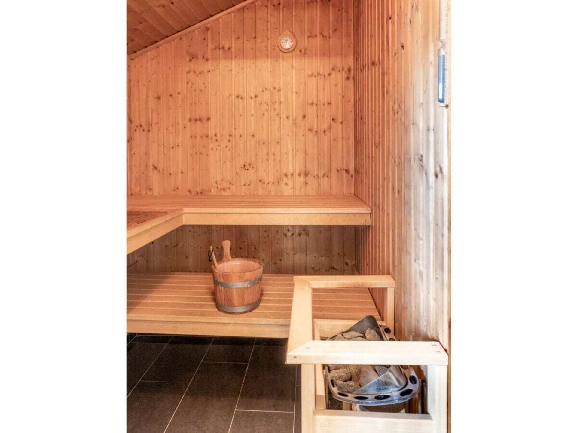 Knus Scandinavisch vakantiehuis met sauna, 200 meter van de Noordzee - foto 16
