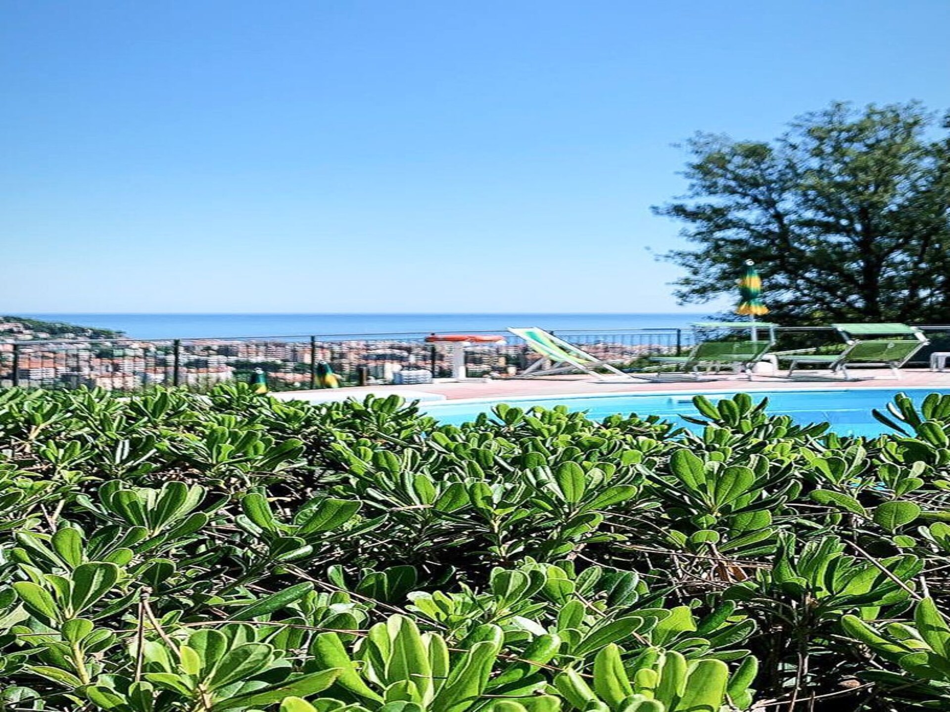 Vrijstaande bungalow met panoramisch uitzicht op zee in Andora - foto 1