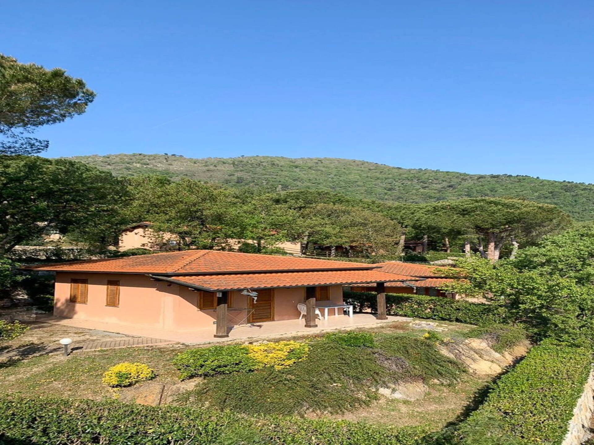 Vrijstaande bungalow voor 6 op panoramisch park bij Andora, hond welkom - foto 24