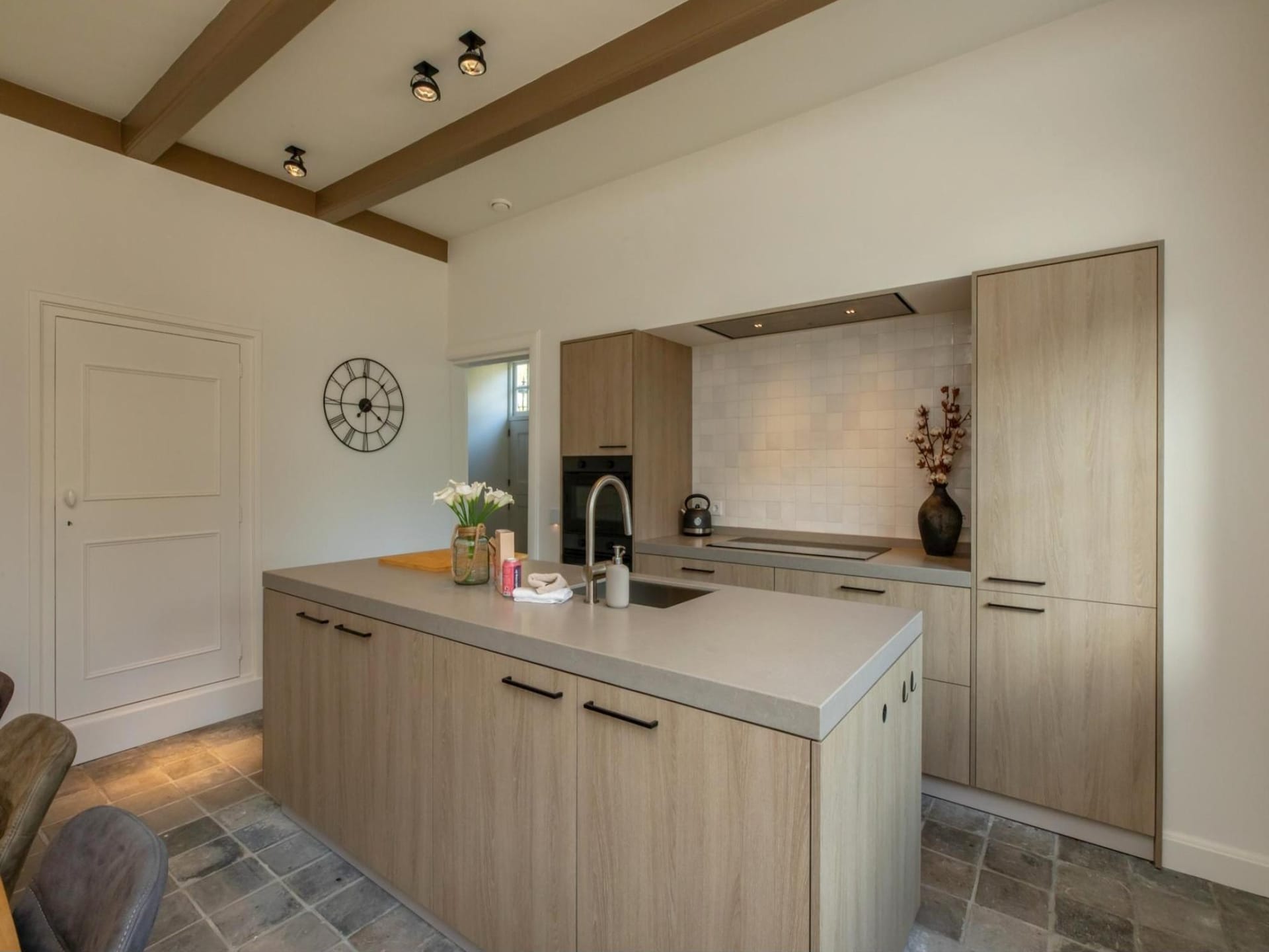 Luxe 16e-eeuwse boerderij met uitzicht op windmolen in Heinkenszand - foto 10