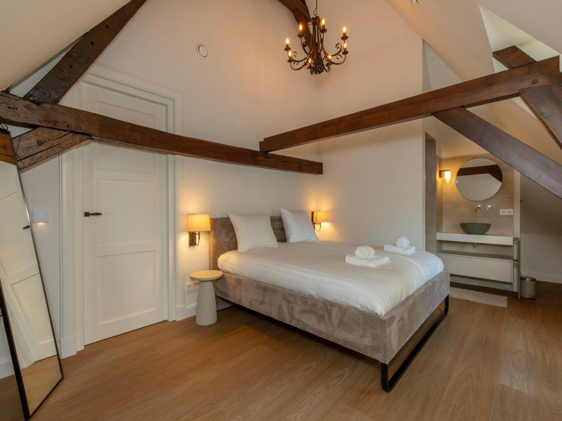 Luxe 16e-eeuwse boerderij met uitzicht op windmolen in Heinkenszand - foto 16