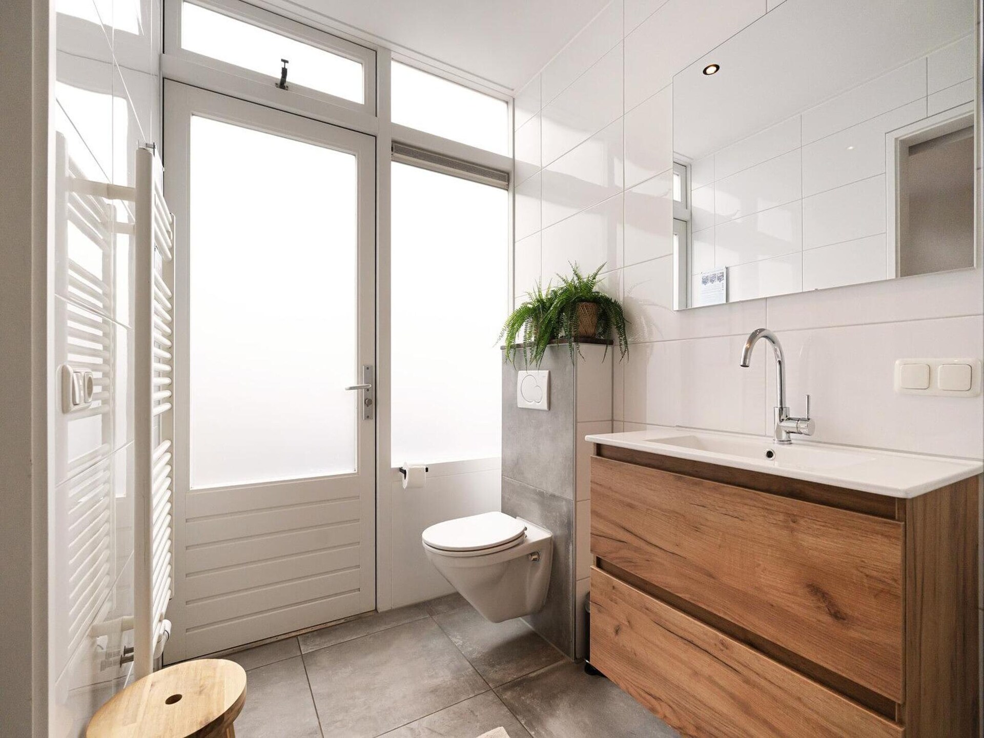 Lazy Daisy: Vrijstaande villa met jacuzzi op 2 km van het strand - foto 32