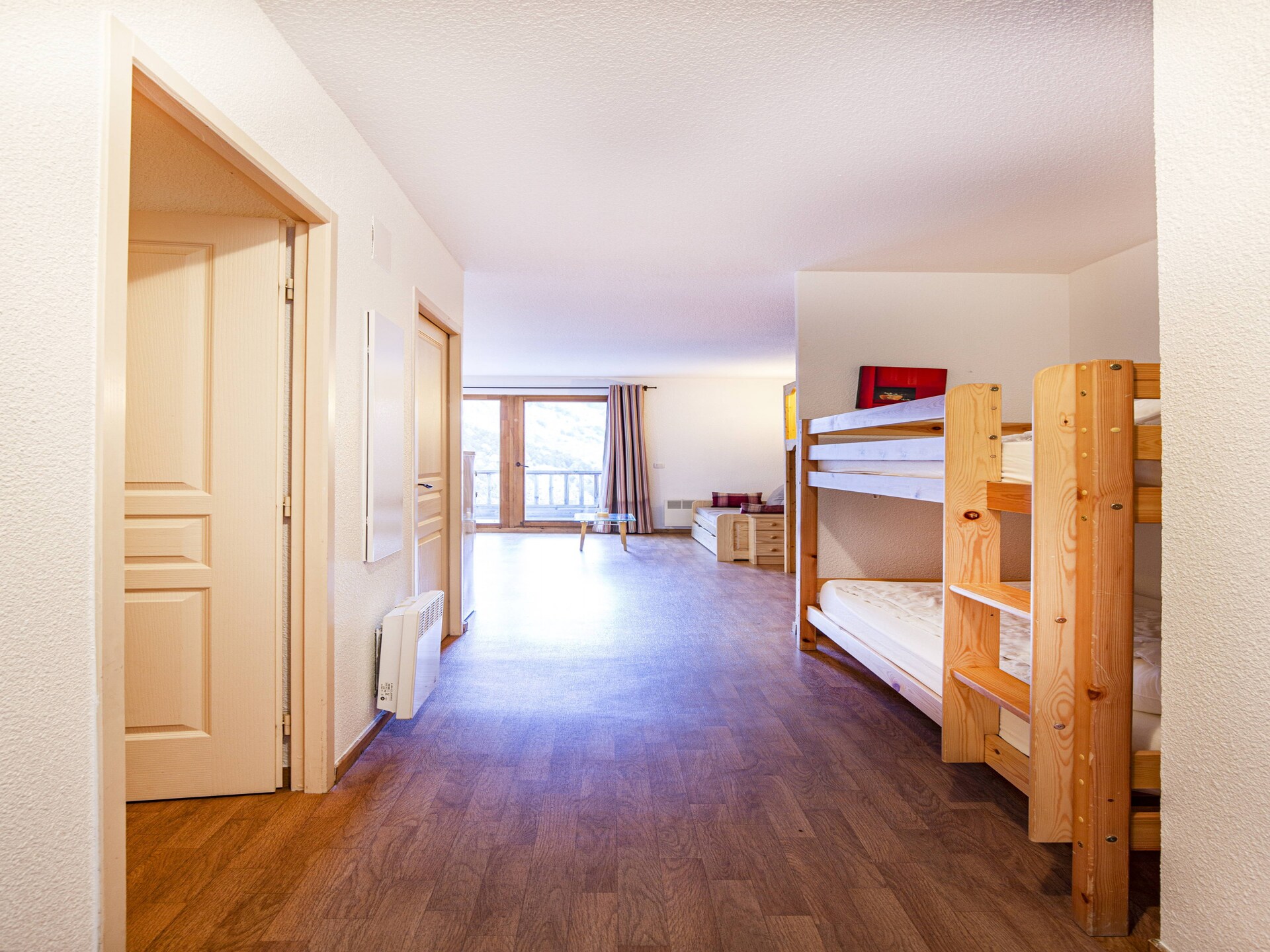Ruim appartement voor 6 met zwembad, sauna & balkon nabij 3 Vallées - foto 20