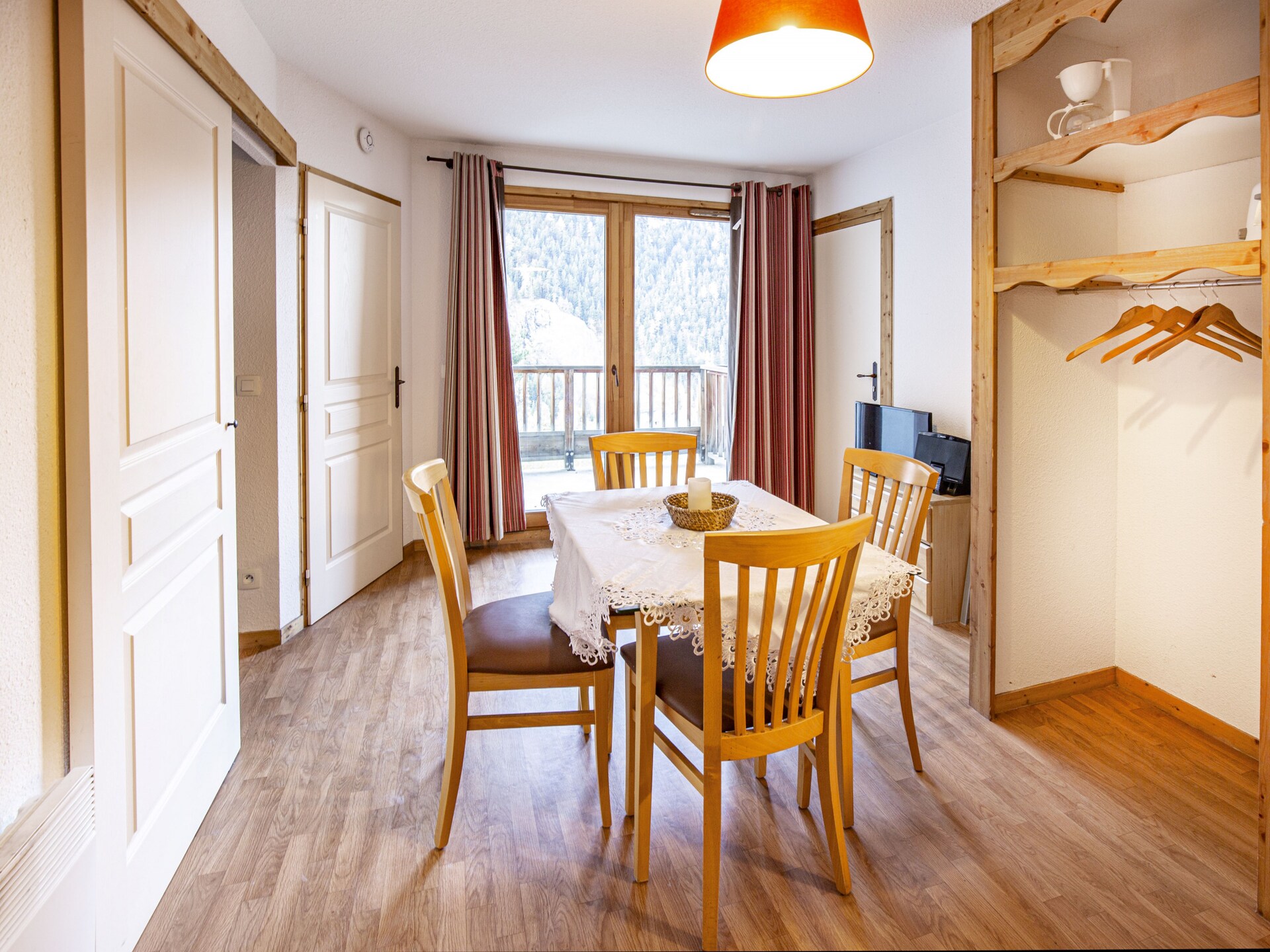 Sfeervol 4-persoons appartement met zwembad, sauna en balkon in Orelle - foto 14