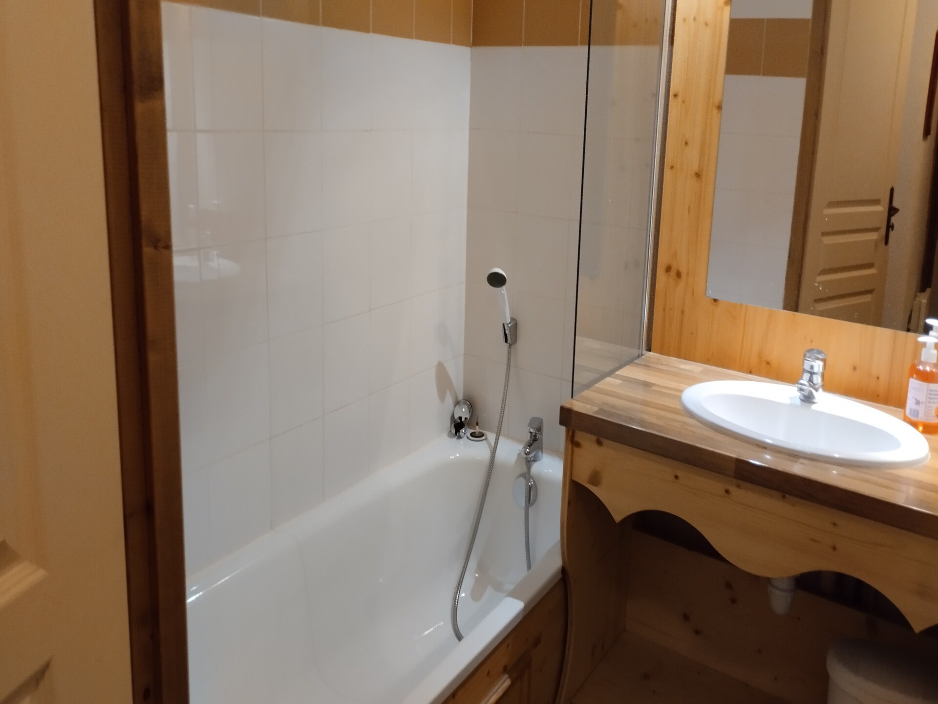 6-persoons appartement in Orelle met wellness en binnenzwembad - foto 8