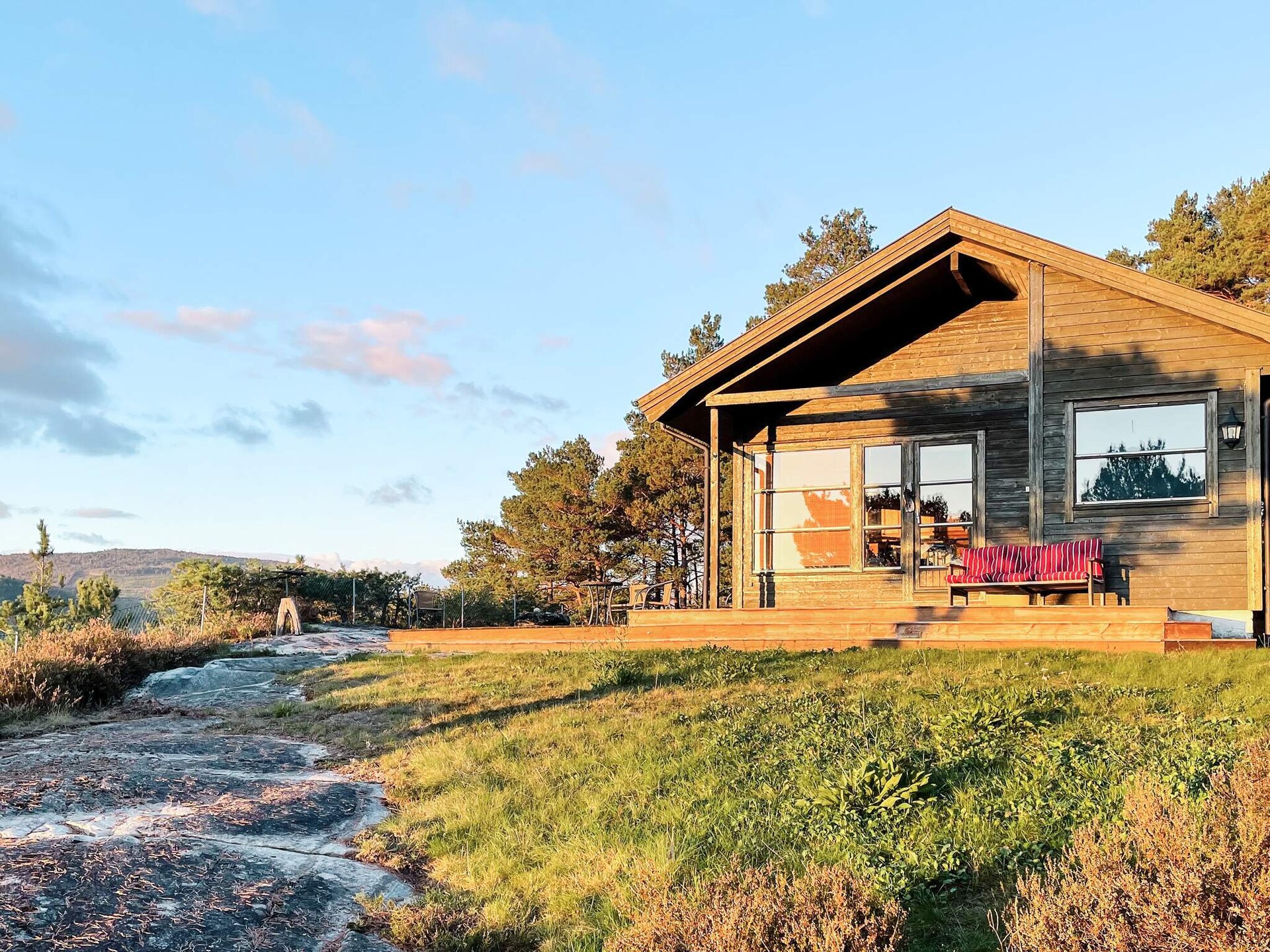 Vrijstaand vakantiehuis op Randøy met panoramisch fjordzicht - foto 2