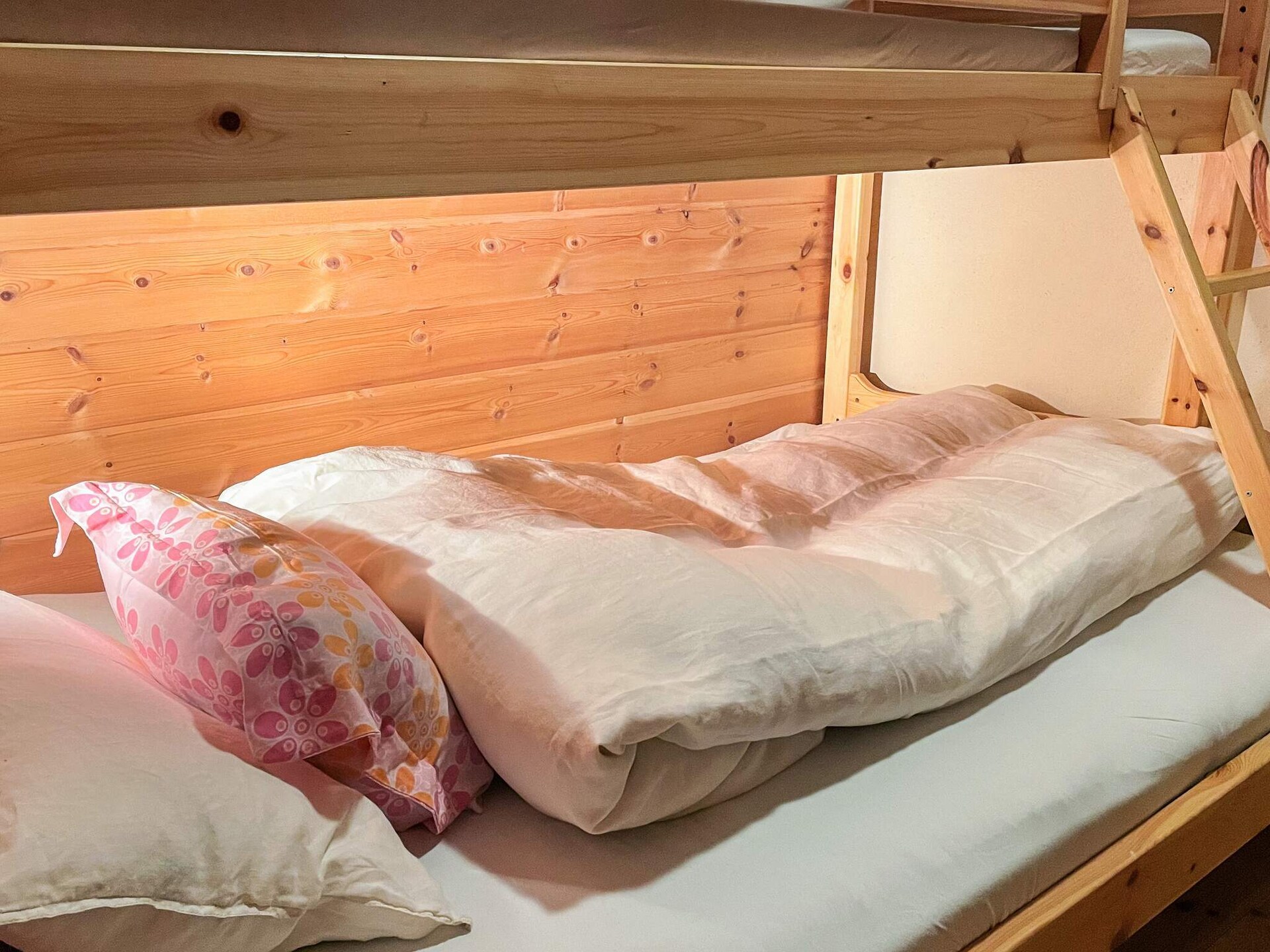 Vrijstaand vakantiehuis op Randøy met panoramisch fjordzicht - foto 18