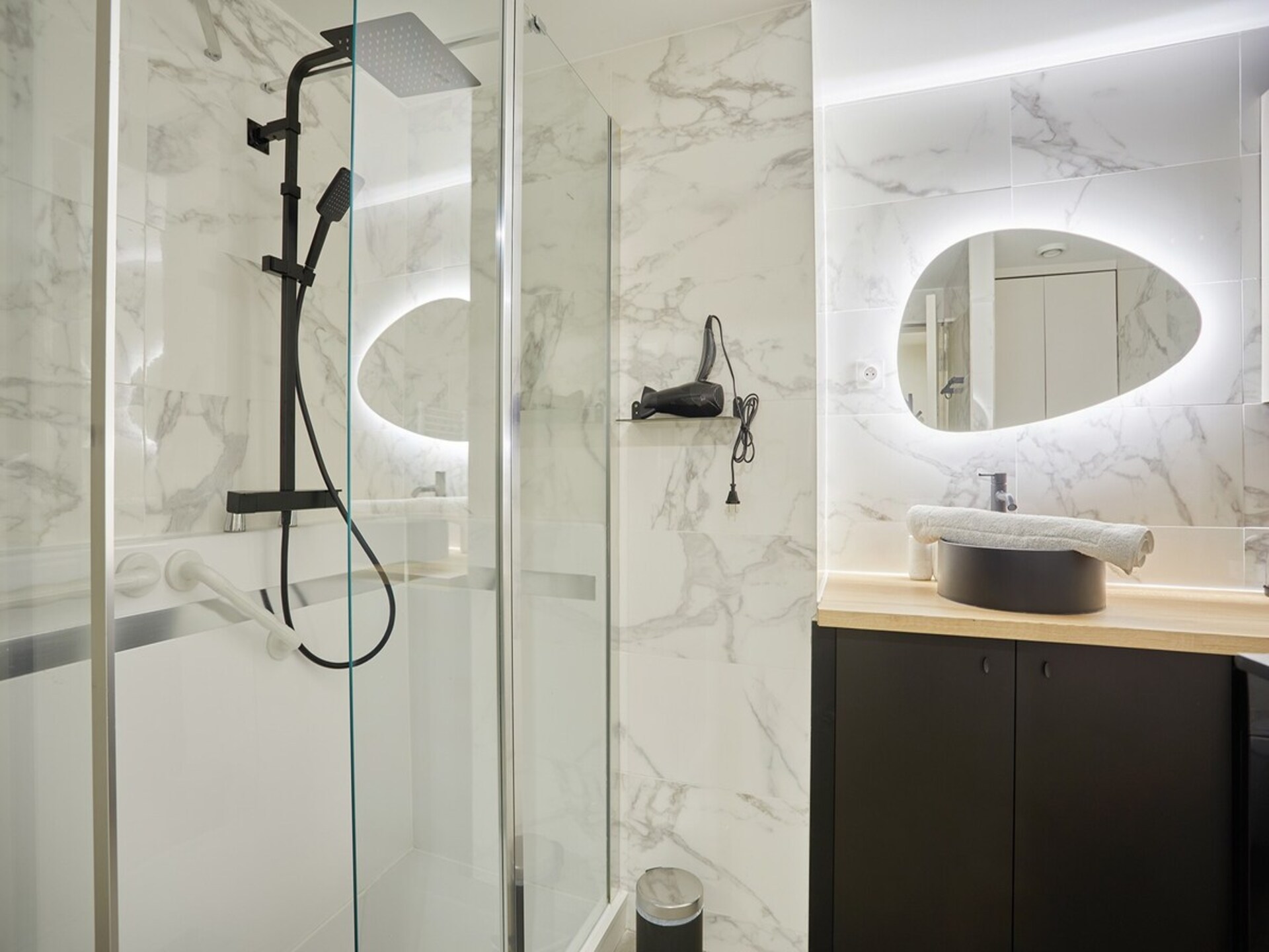Modern duplex appartement in hartje Le Marais, Parijs - foto 7