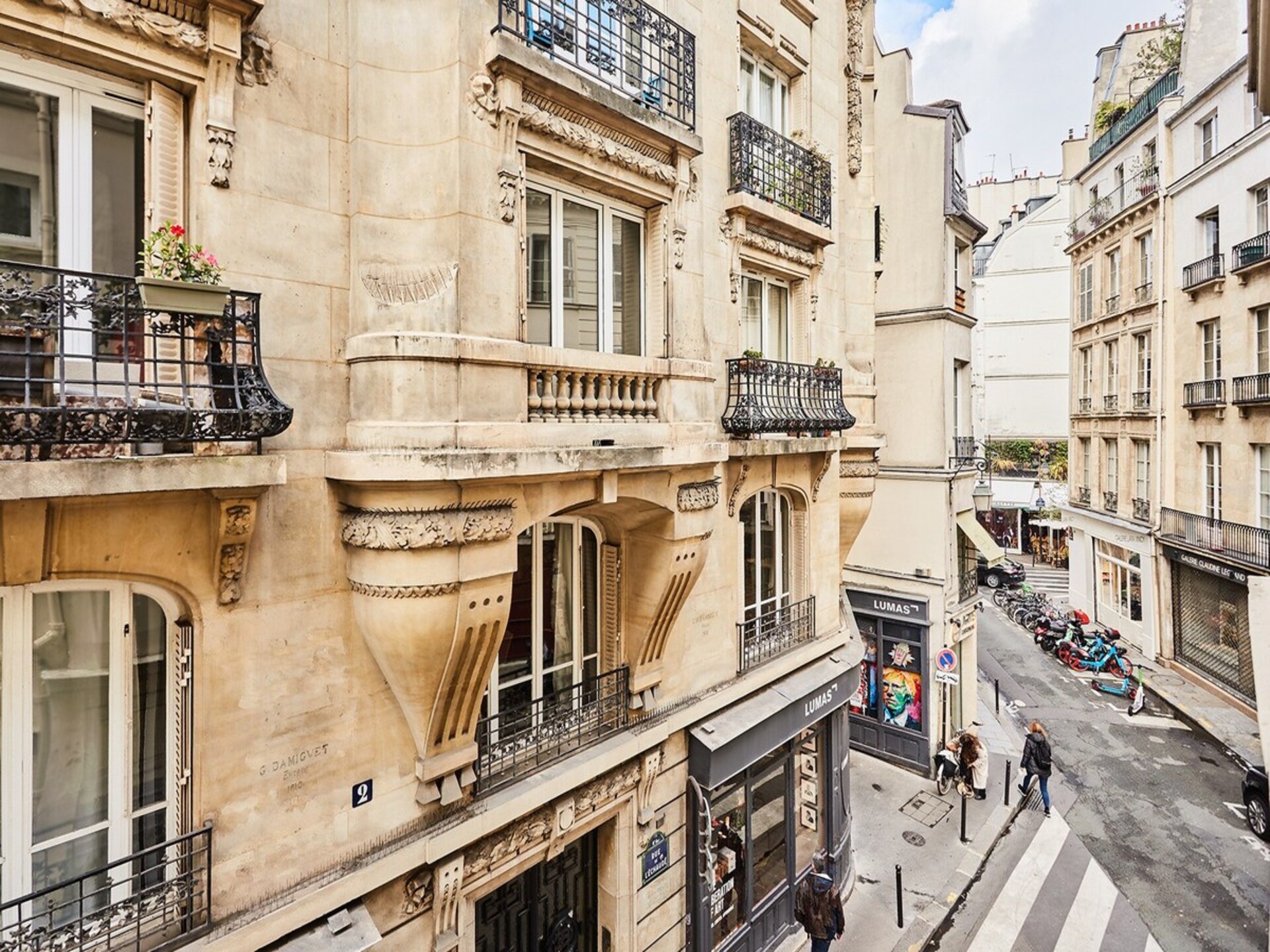 Elegant appartement in hartje Saint-Germain-des-Prés met zicht op de Seine - foto 26
