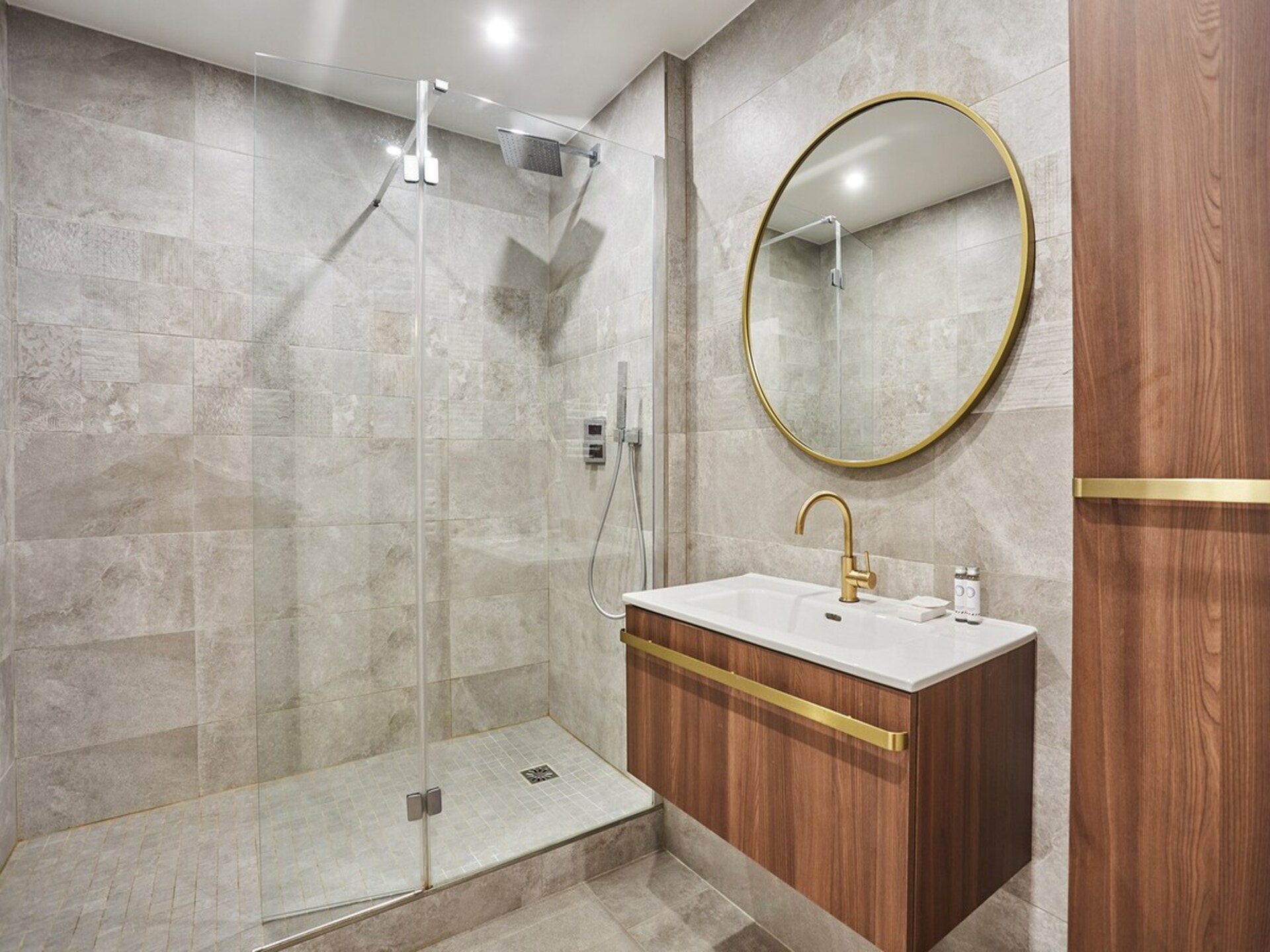 RUE DES MOINES: Ruim 3-slaapkamerappartement in het 17e arrondissement - foto 21