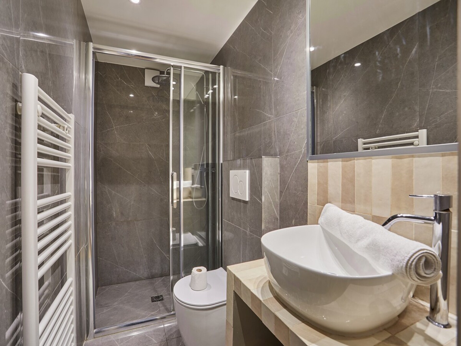 Modern gerenoveerd appartement voor 4 personen in hartje Parijs - foto 16