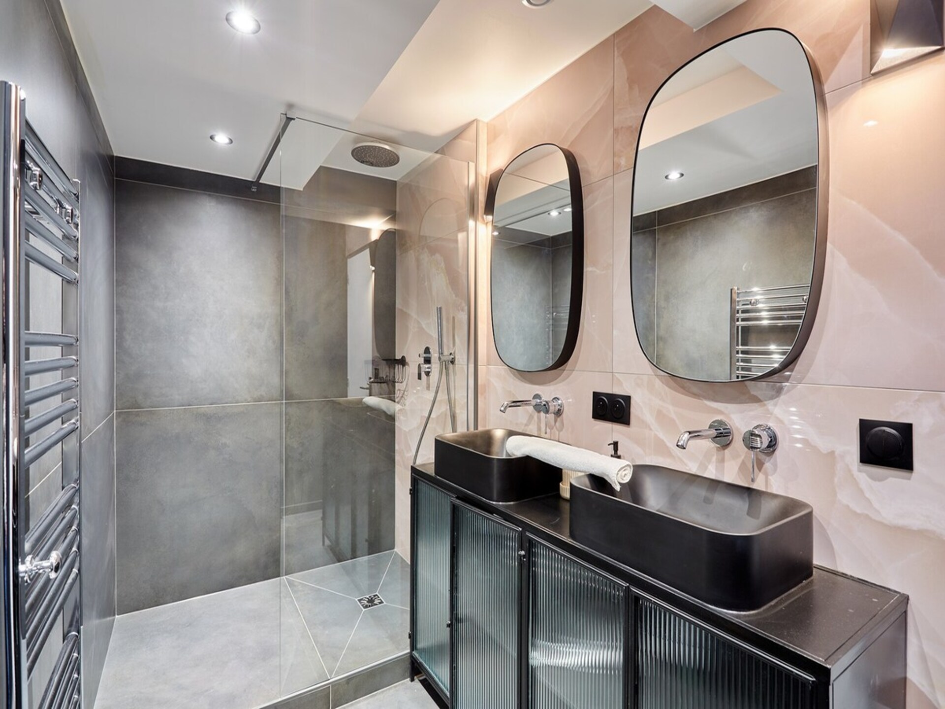 Ruim modern appartement voor 6 bij Père Lachaise, 113m² - foto 6