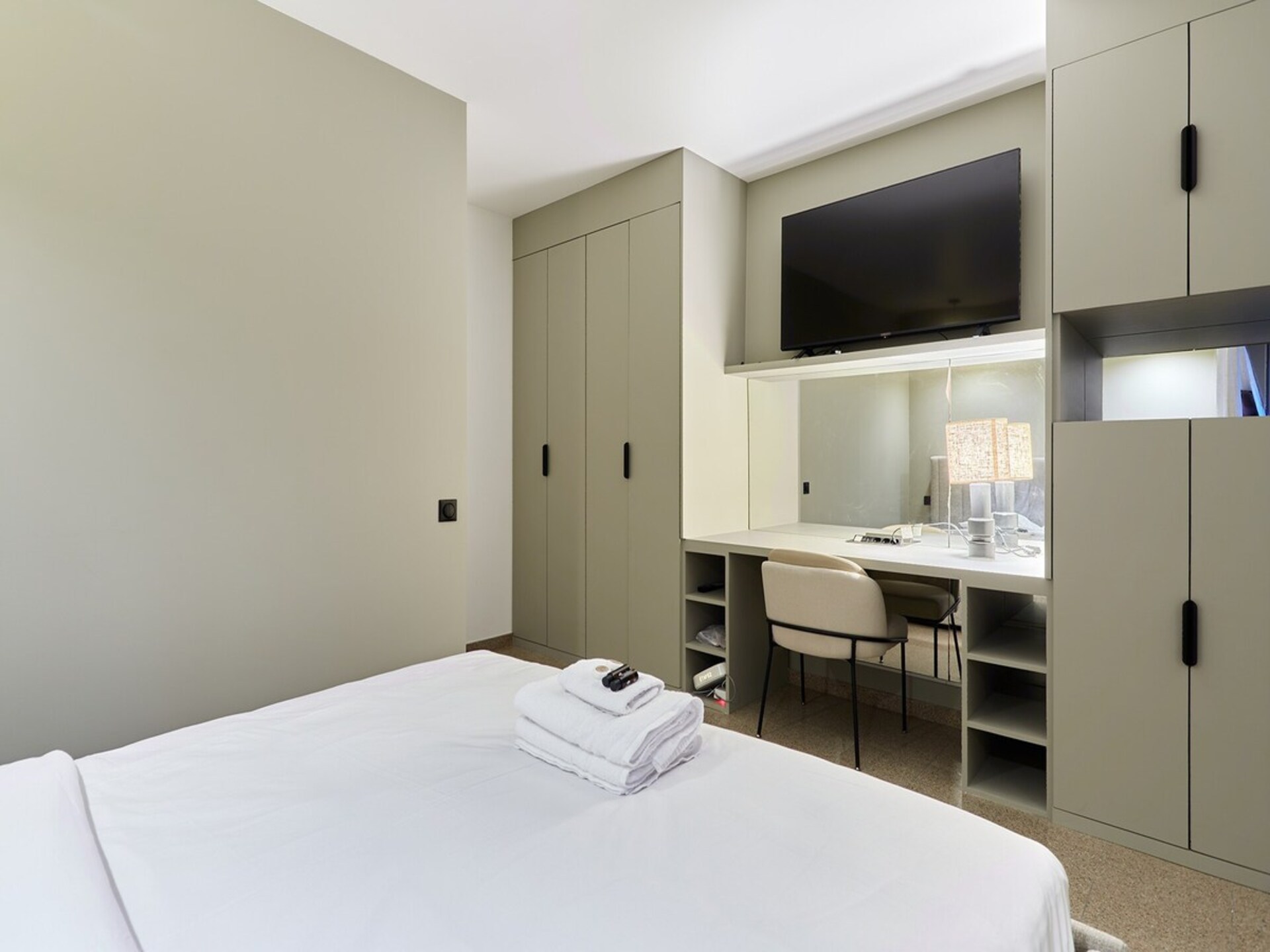 Ruim modern appartement voor 6 bij Père Lachaise, 113m² - foto 13