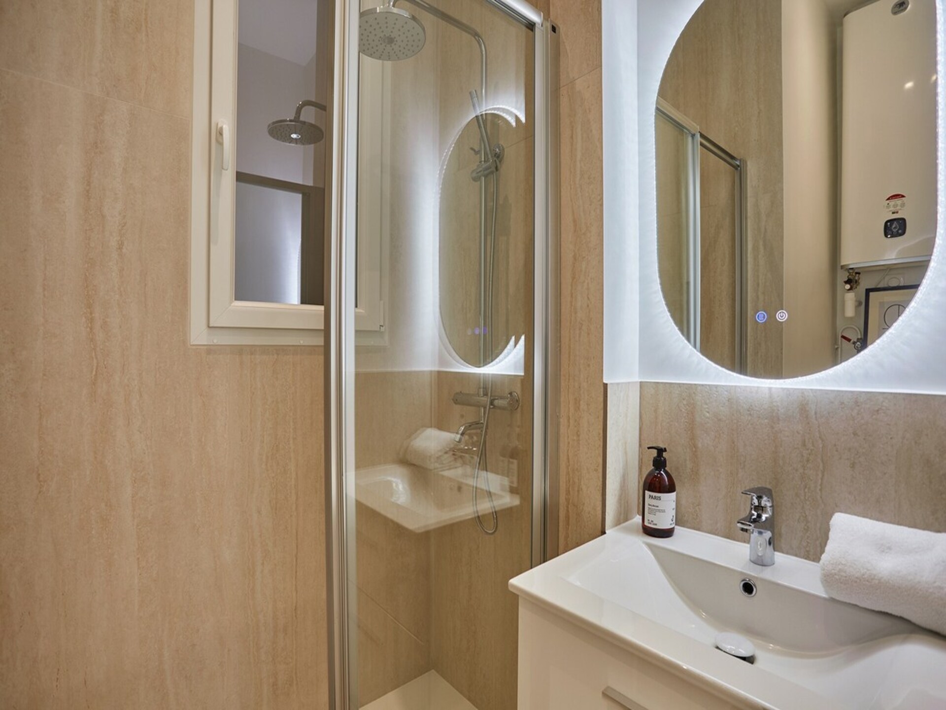 Lichte studio in hartje 17e arrondissement, Parijs - foto 3